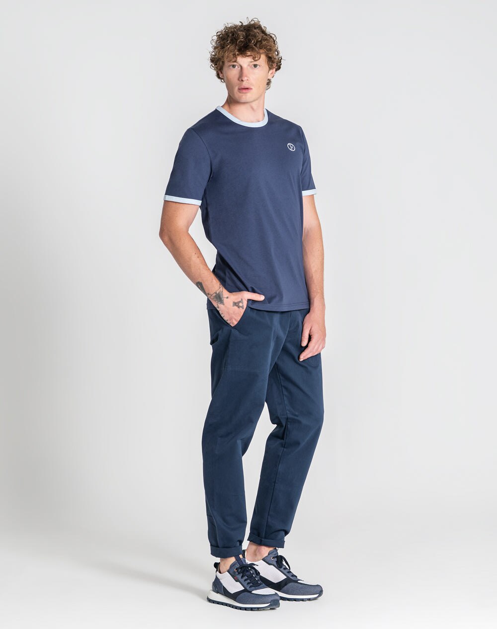 T-shirt Nathan em algodão orgânico com gola e punhos em contraste Azul-marinho-5