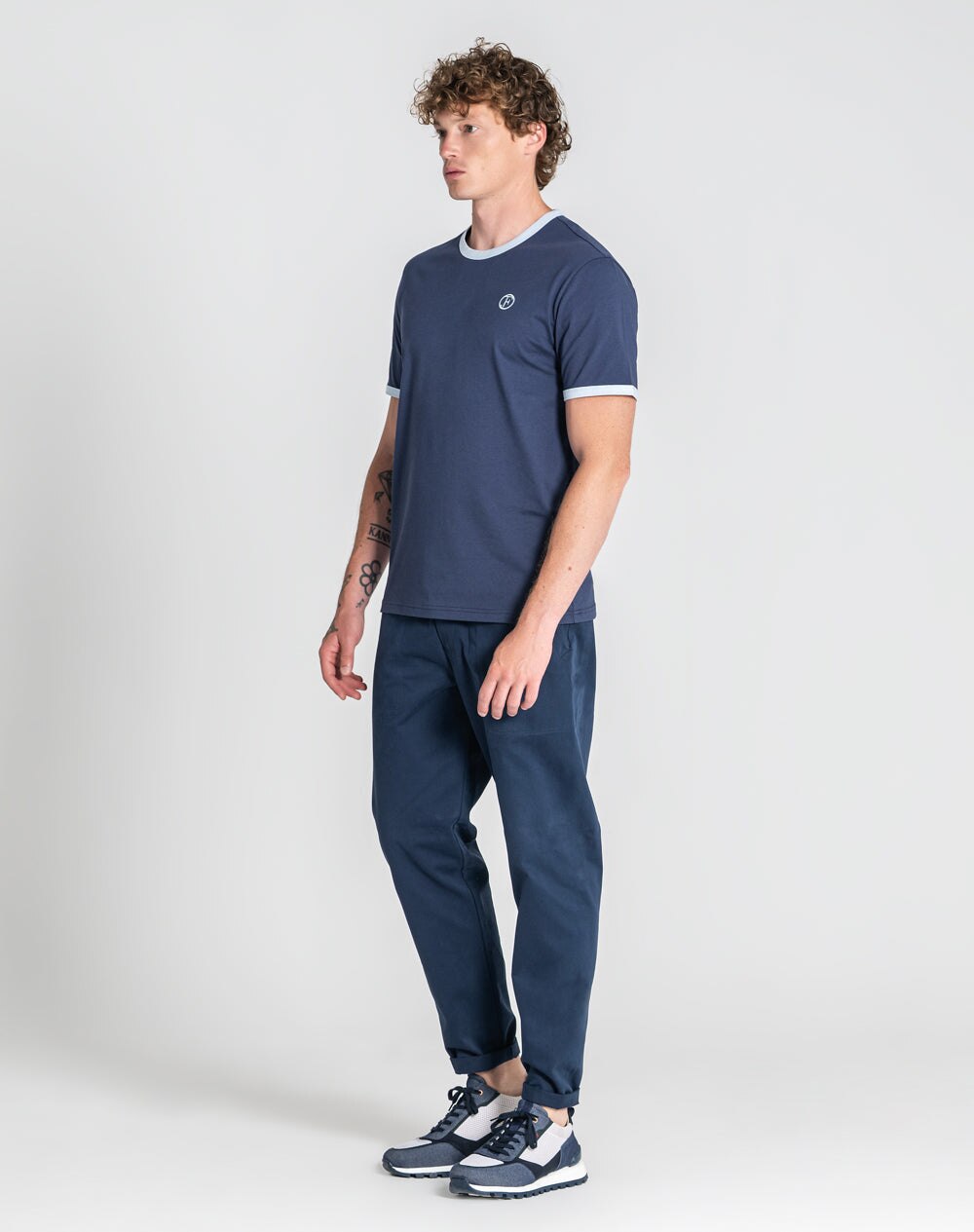 T-shirt Nathan em algodão orgânico com gola e punhos em contraste Azul-marinho-6