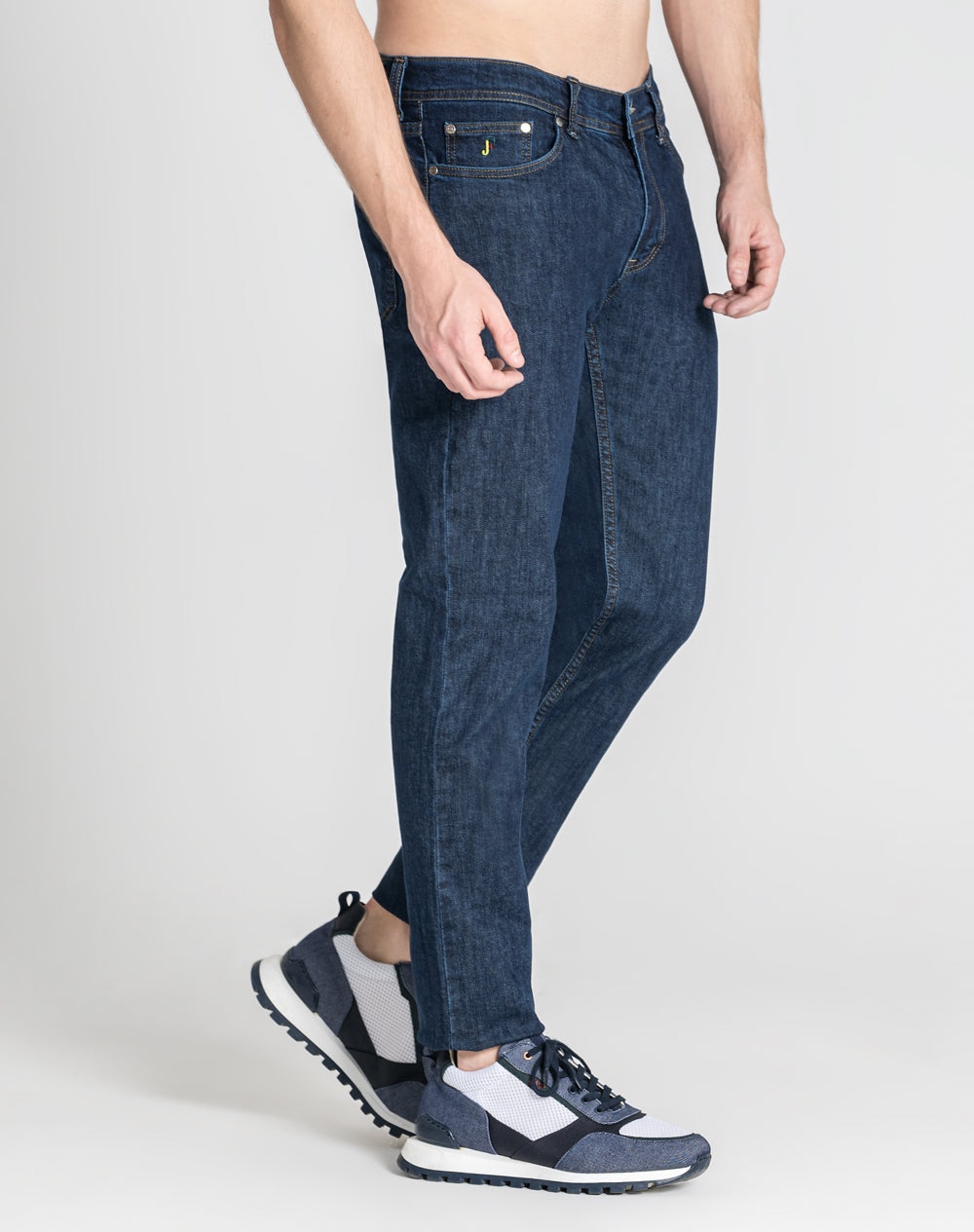 Calça regular Nivaldo em denim com cintura média Azul-marinho-5