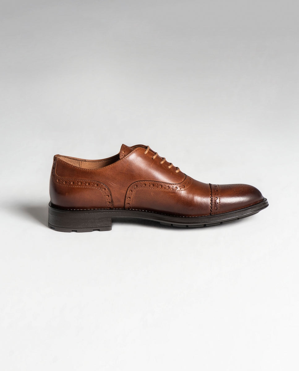 Imagem 0 de Sapatos Neville em Pele Estilo Brogue