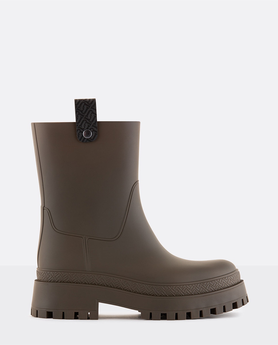 Imagem 0 de Botas de Cano Médio Vegan KAIAH em Castanho