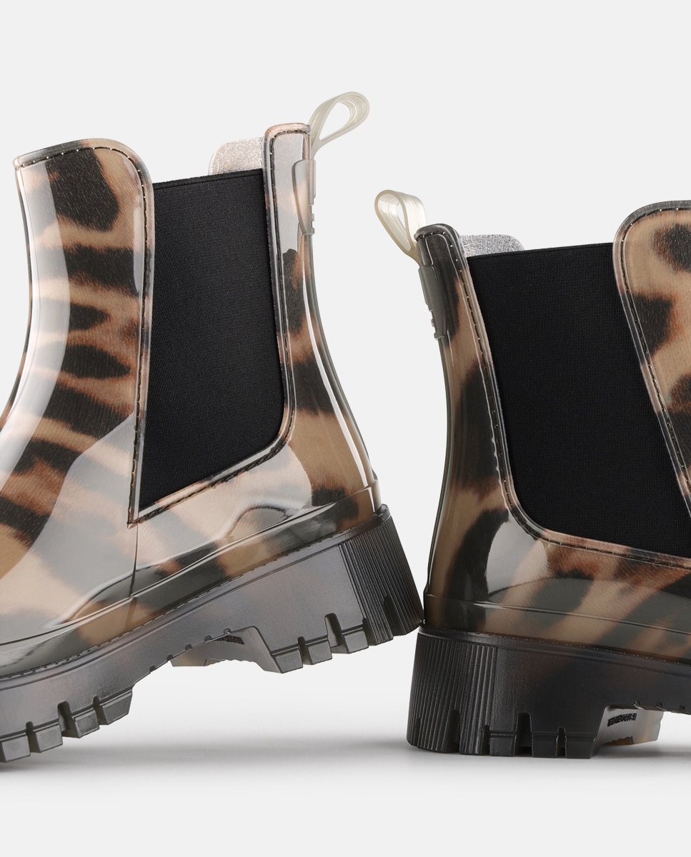 Botins Chelsea Vegan com Forro em Pelo Estampado ZURI em Castanho Castanho-4