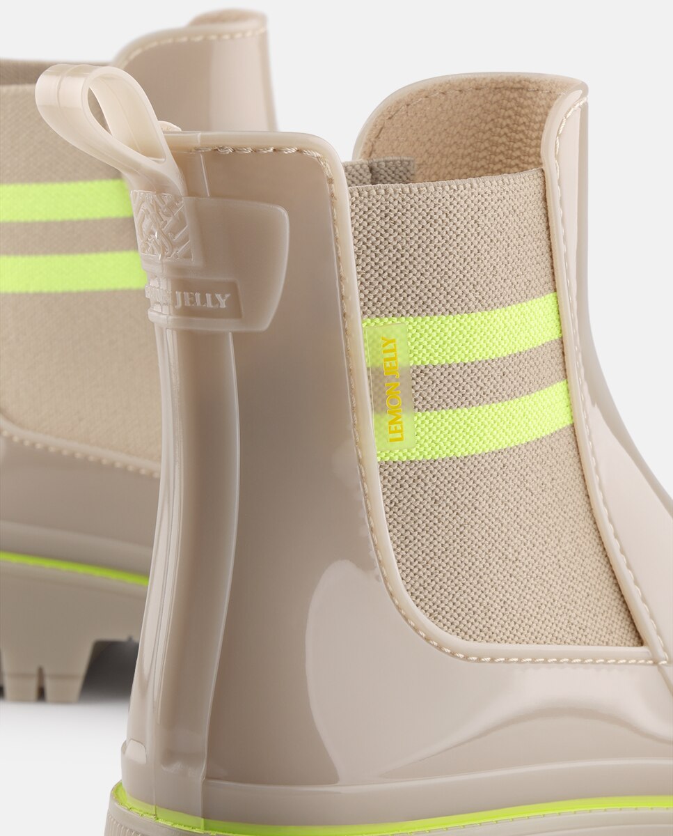 Botins Chelsea de Chuva Vegan CECI em Bege e Néon Bege-4