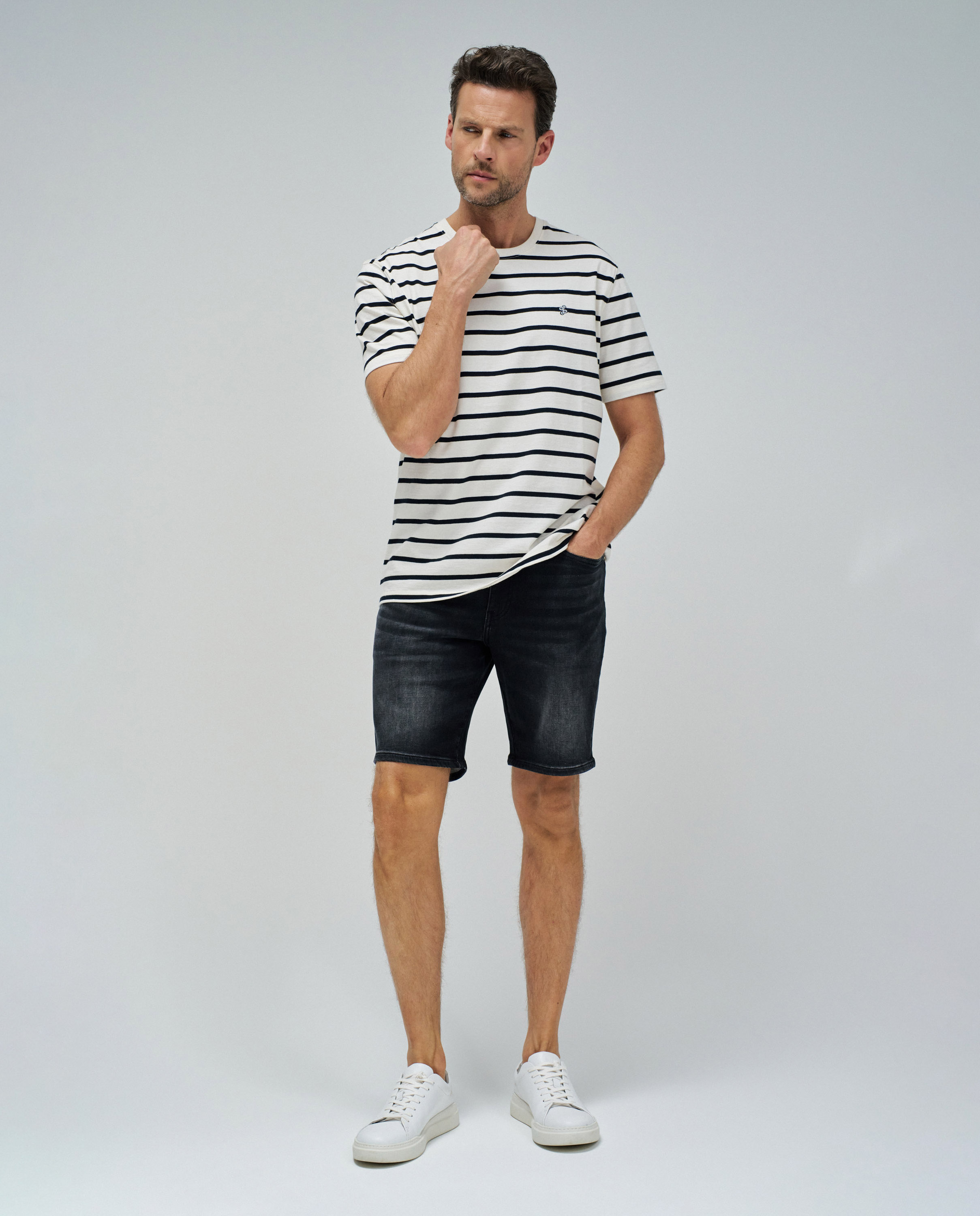 Calças Curtas S-activ Preto-1