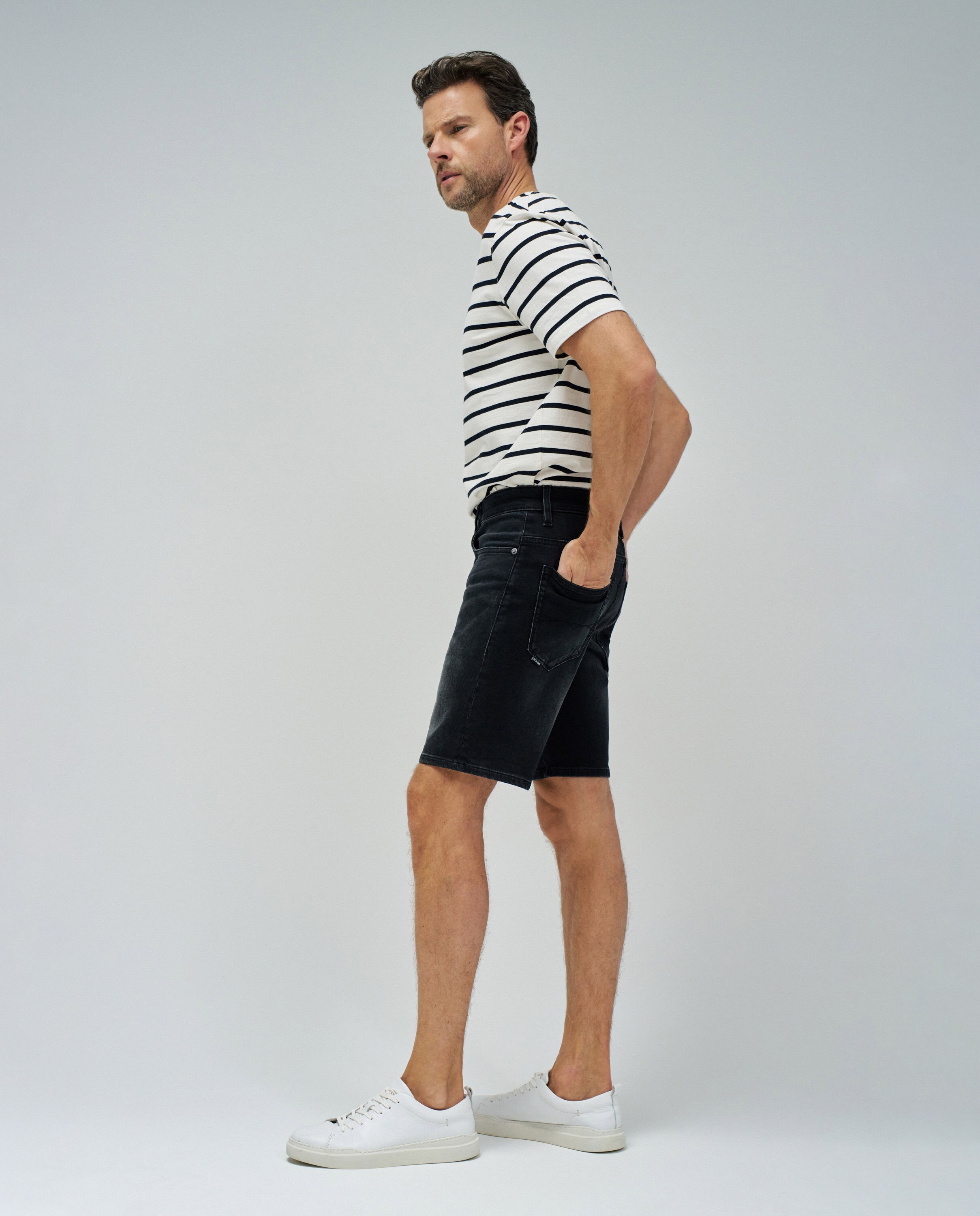 Calças Curtas S-activ Preto-2