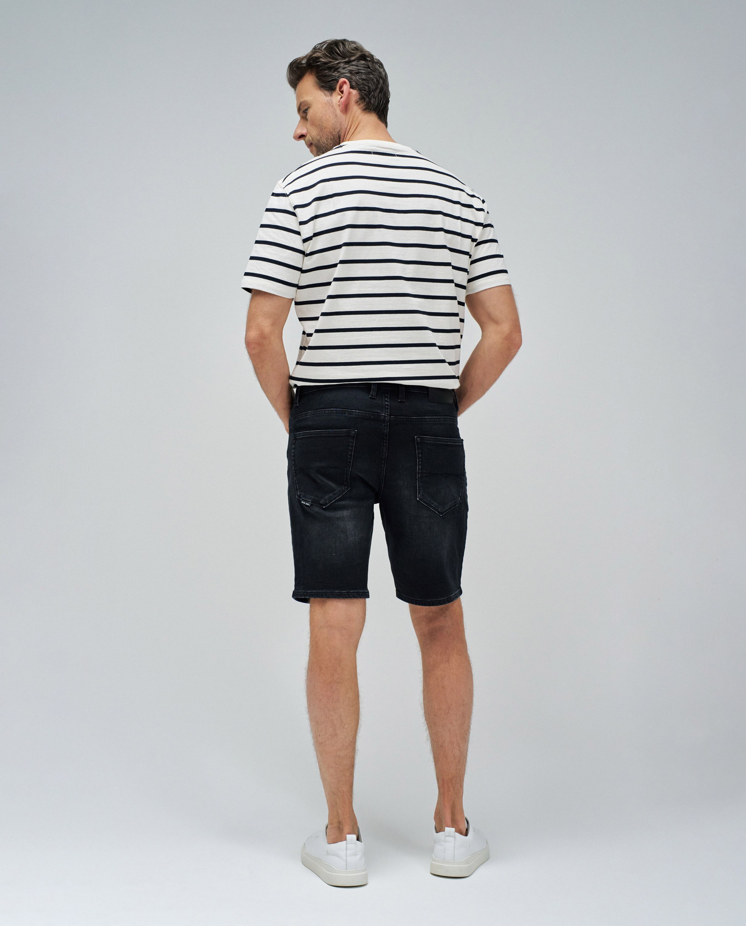 Calças Curtas S-activ Preto-3