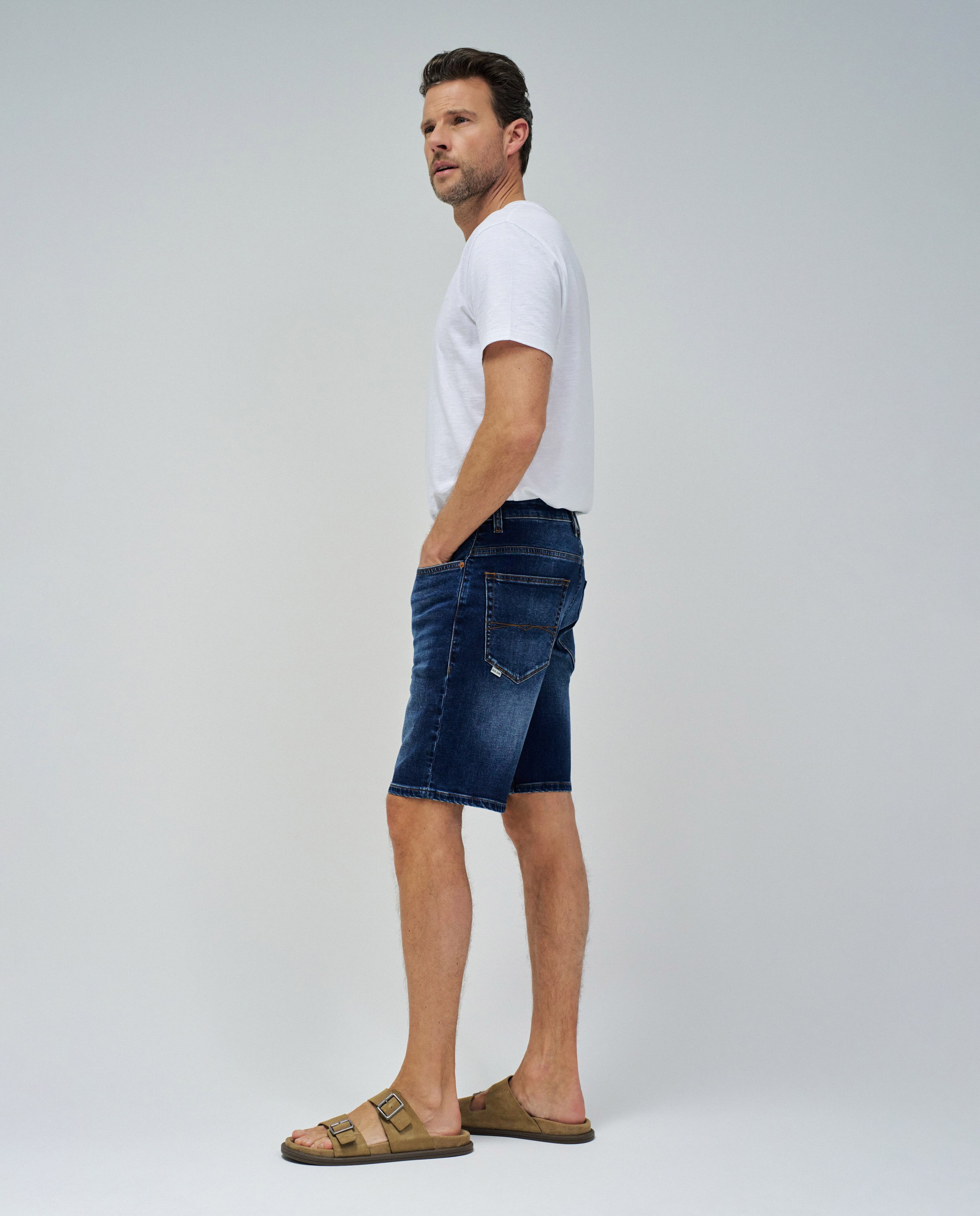 Calças Curtas Azul-2