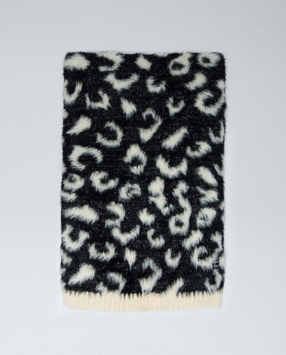 Écharpe com Estampado Animal Print Preto-1