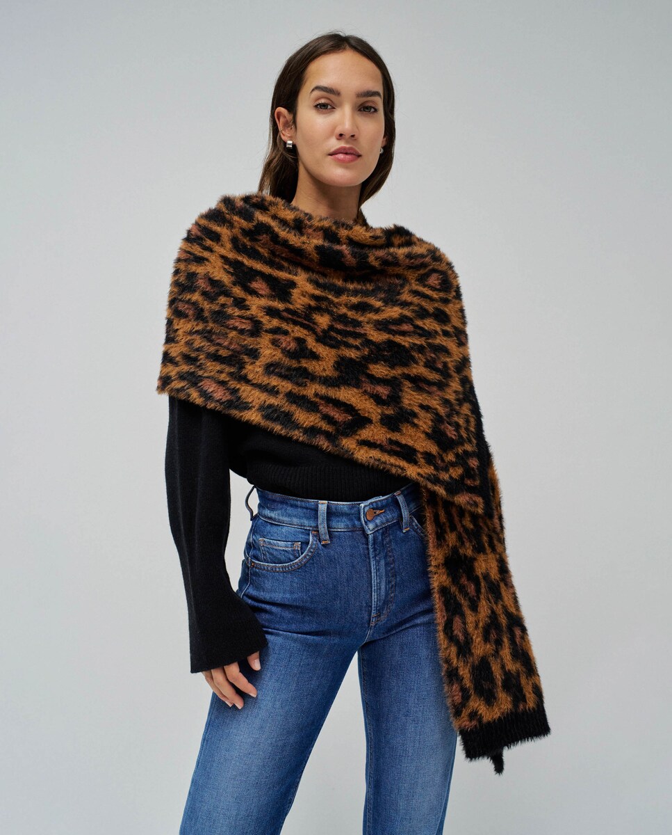 Cachecol com Estampado Animal Print Castanho-5