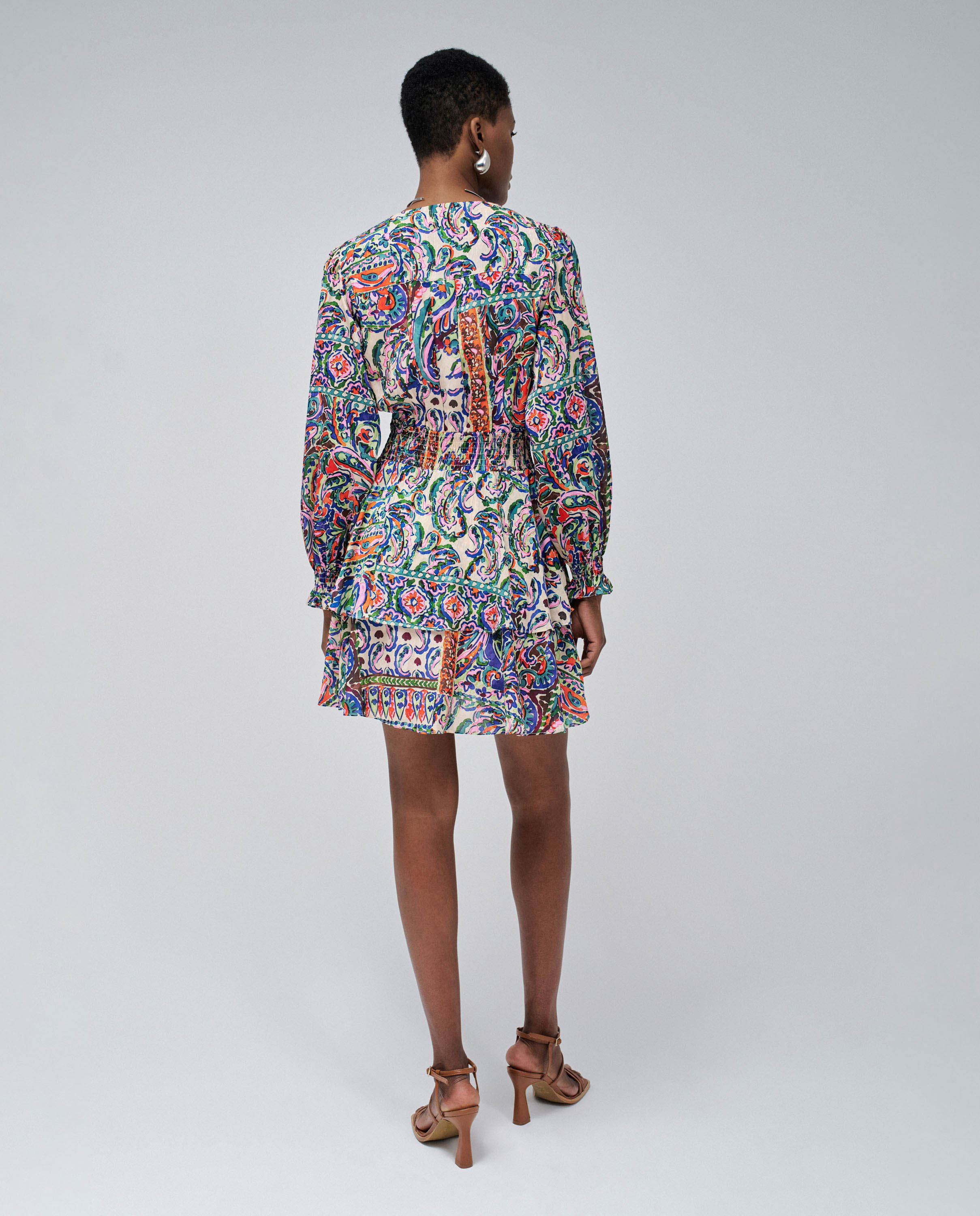 Vestido Curto com Estampado e Folhos Multicolor-3