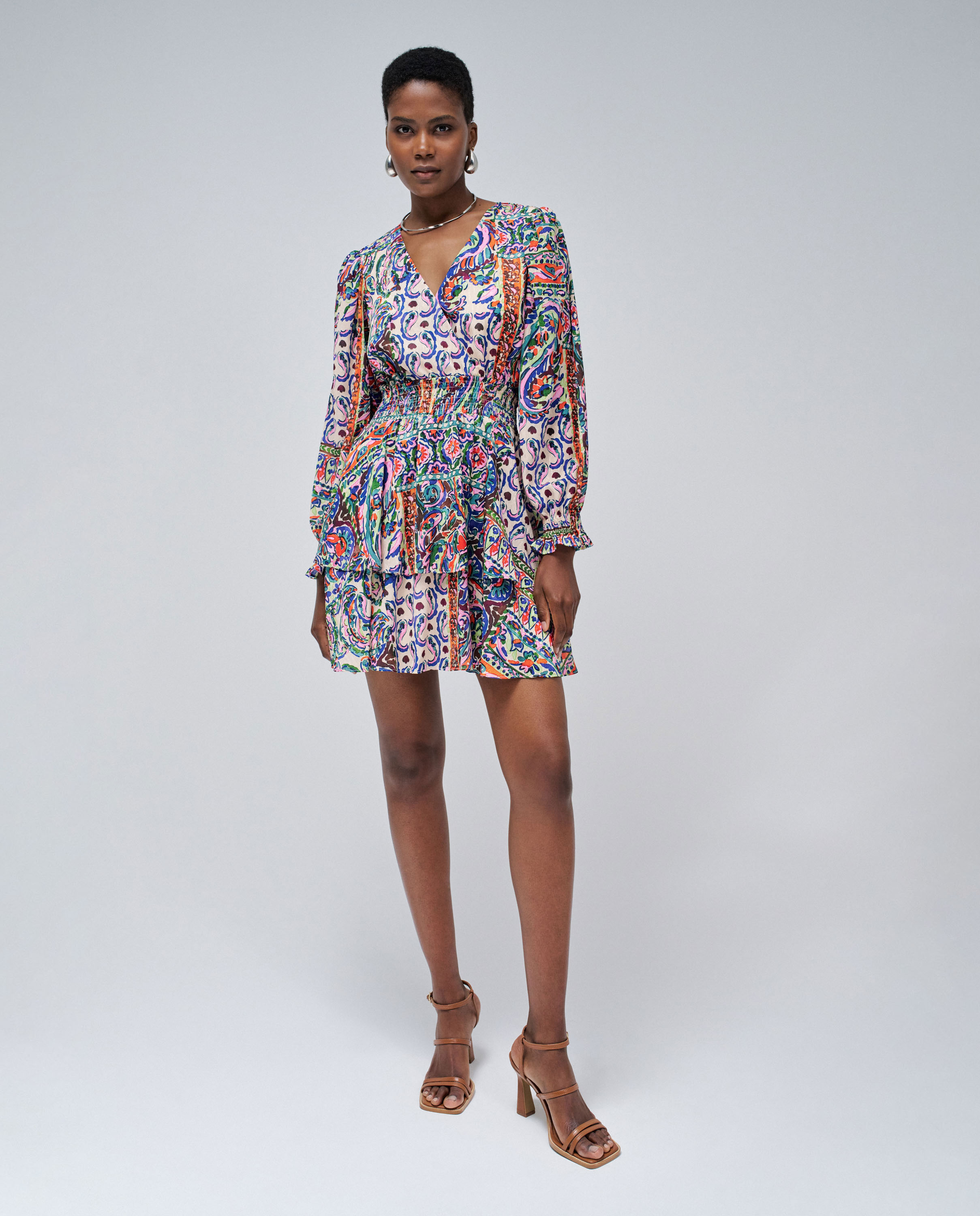 Vestido Curto com Estampado e Folhos Multicolor-5