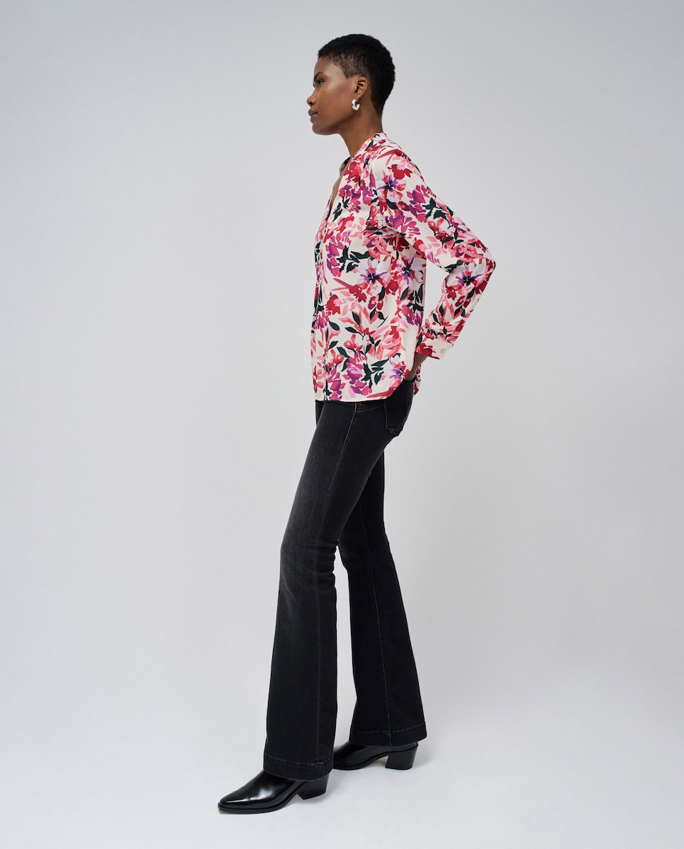 Camisa Acetinada com Estampado Rosa-2