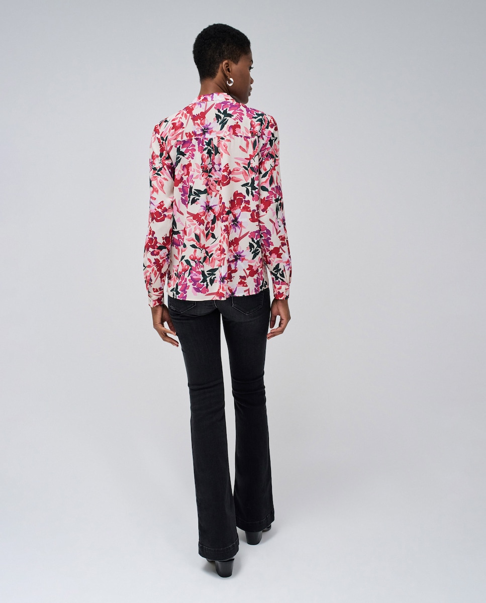 Camisa Acetinada com Estampado Rosa-3
