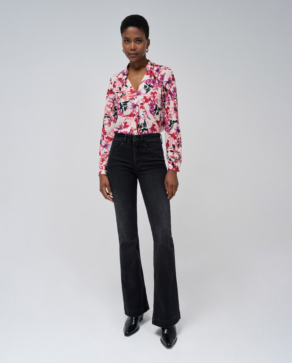 Camisa Acetinada com Estampado Rosa-5