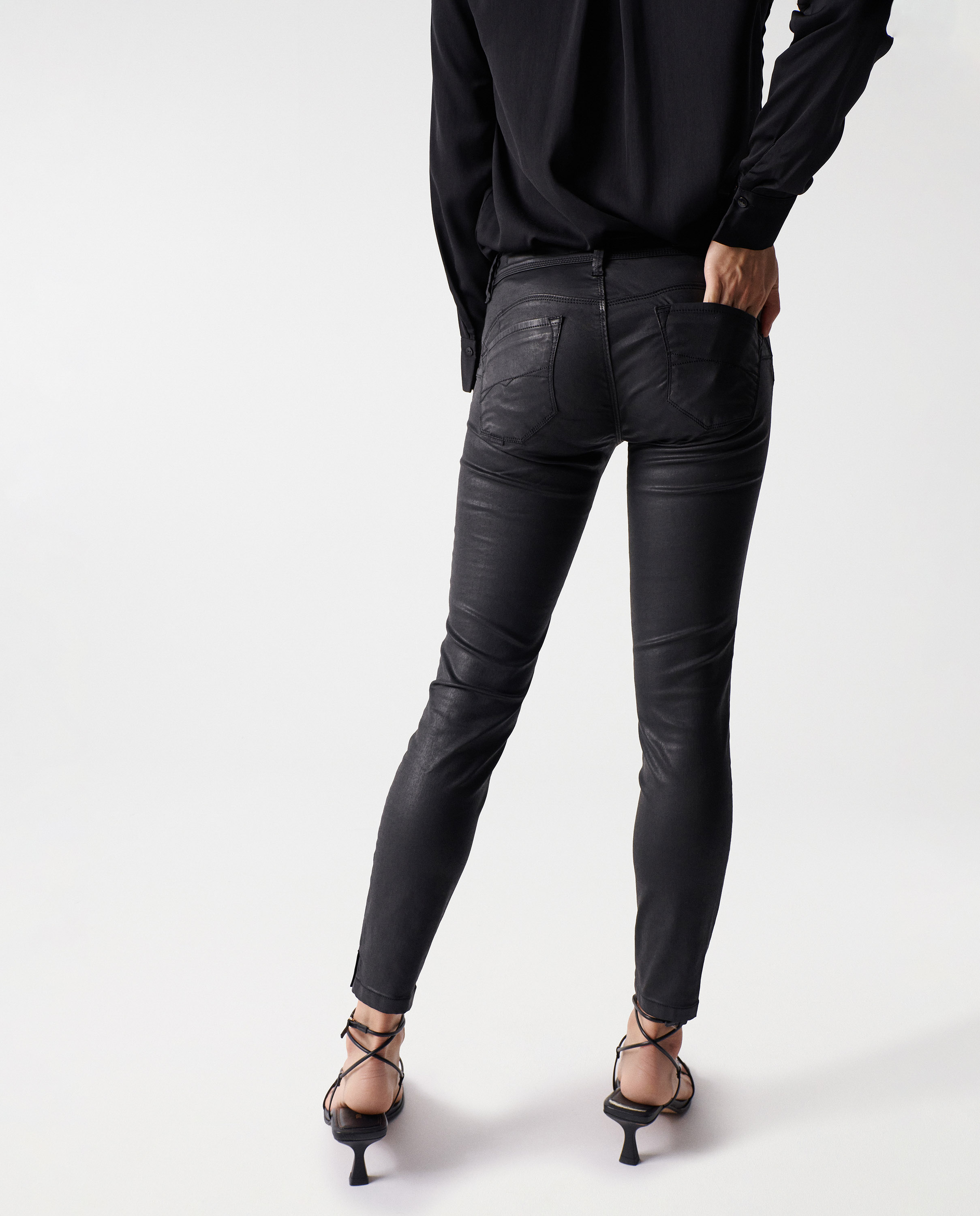 Jeans Skinny Wonder Push Up Cropped Cinzento-escuro-3