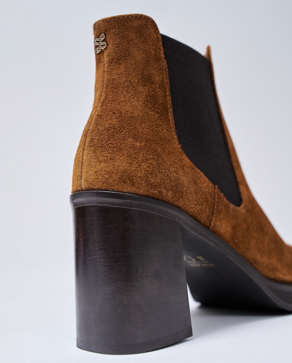 Botas de Camurça com Elásticos Camel-5