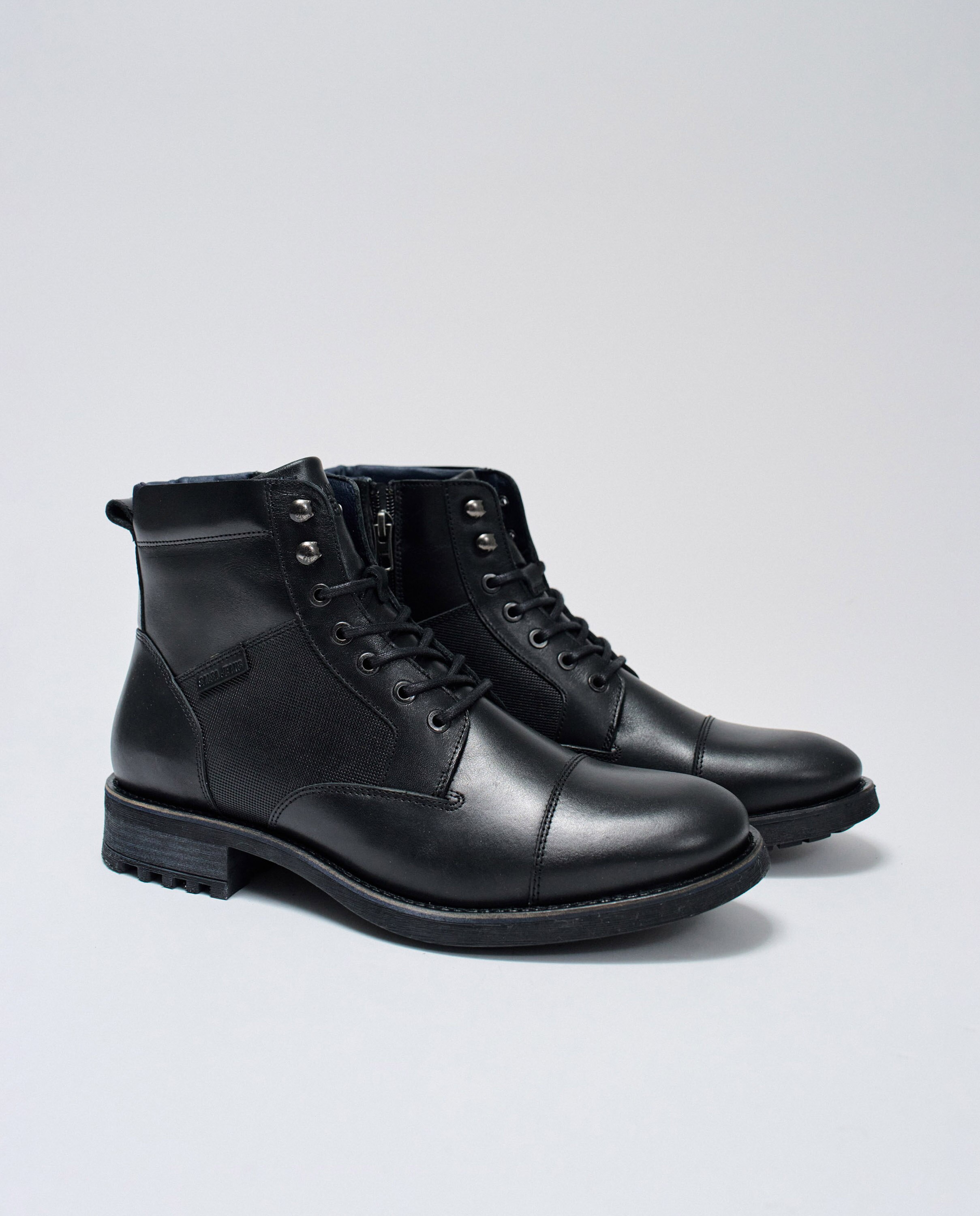 Botas de Pele com Atacadores Preto-2