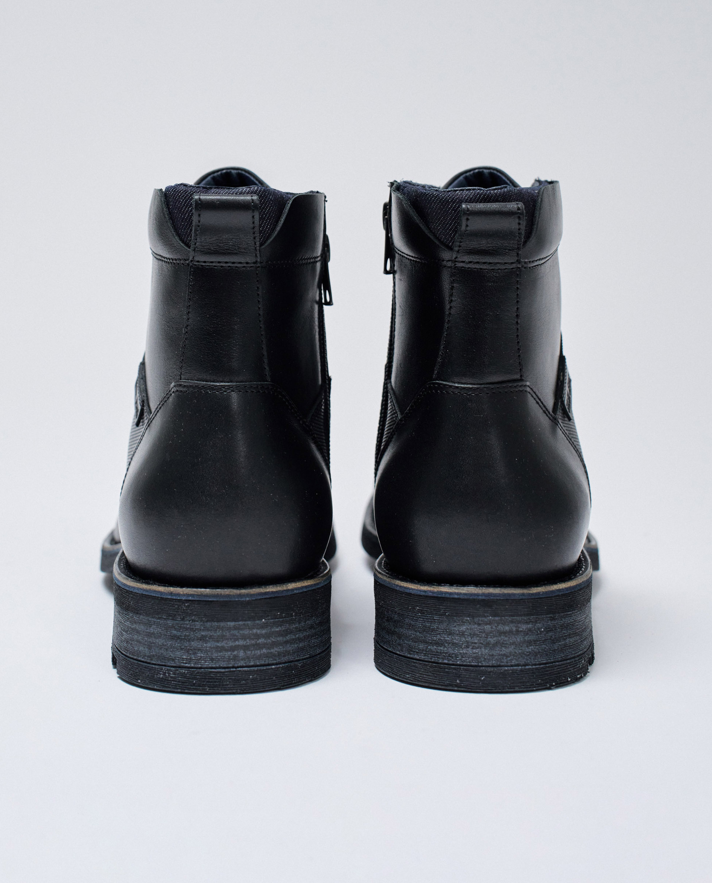 Botas de Pele com Atacadores Preto-4