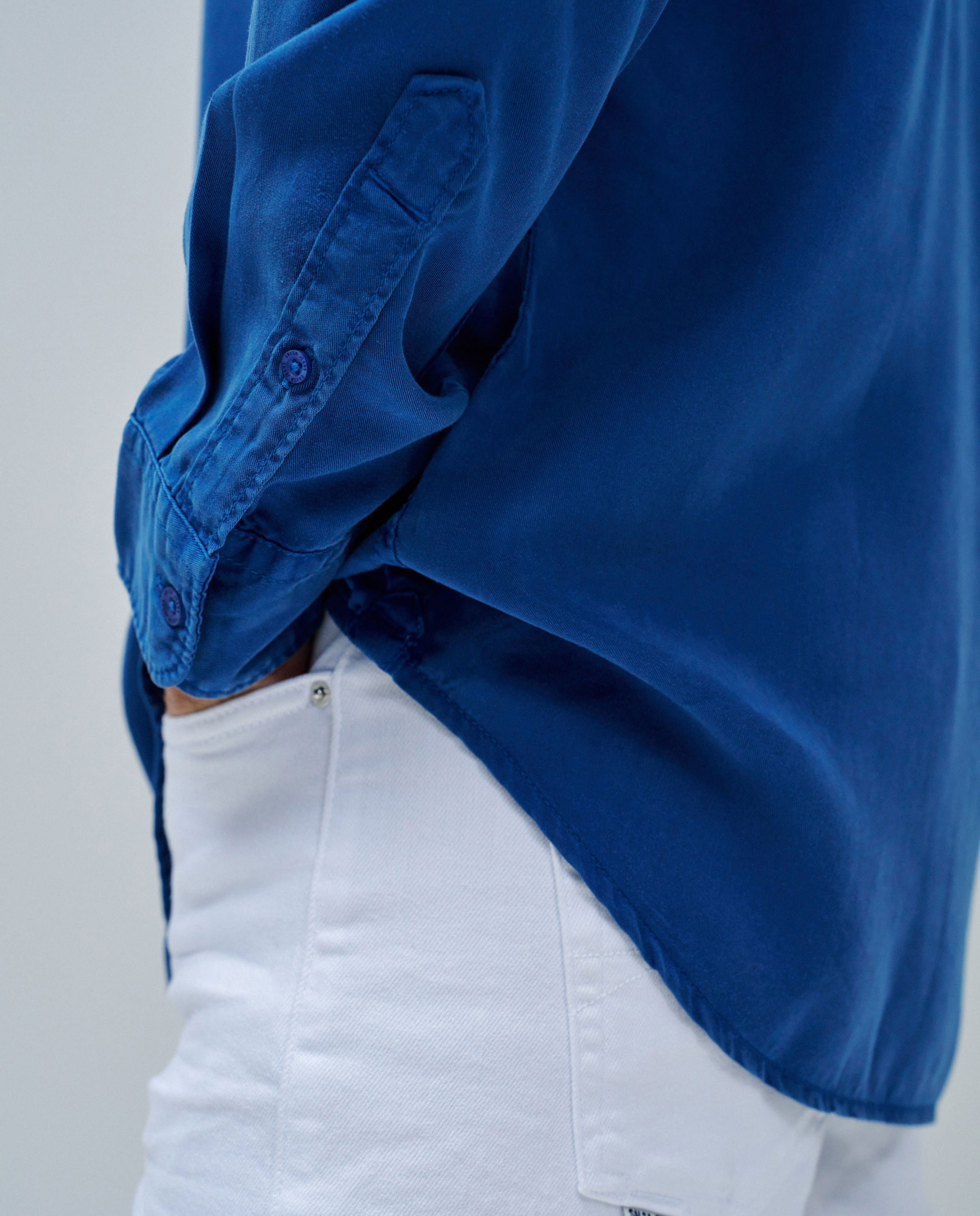 Camisa em Denim Leve Azul denim-4