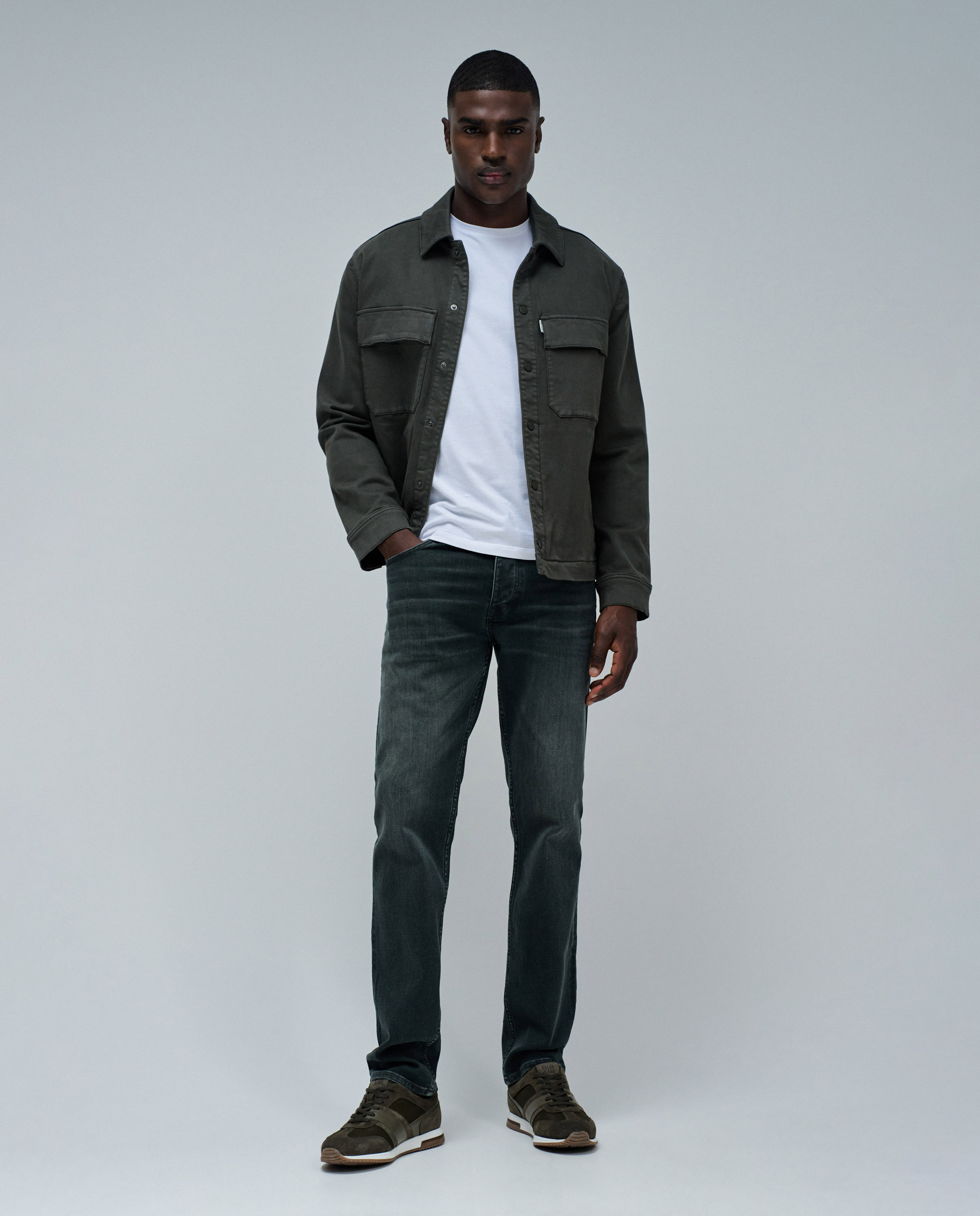 Jeans Regular Fit Preto-1
