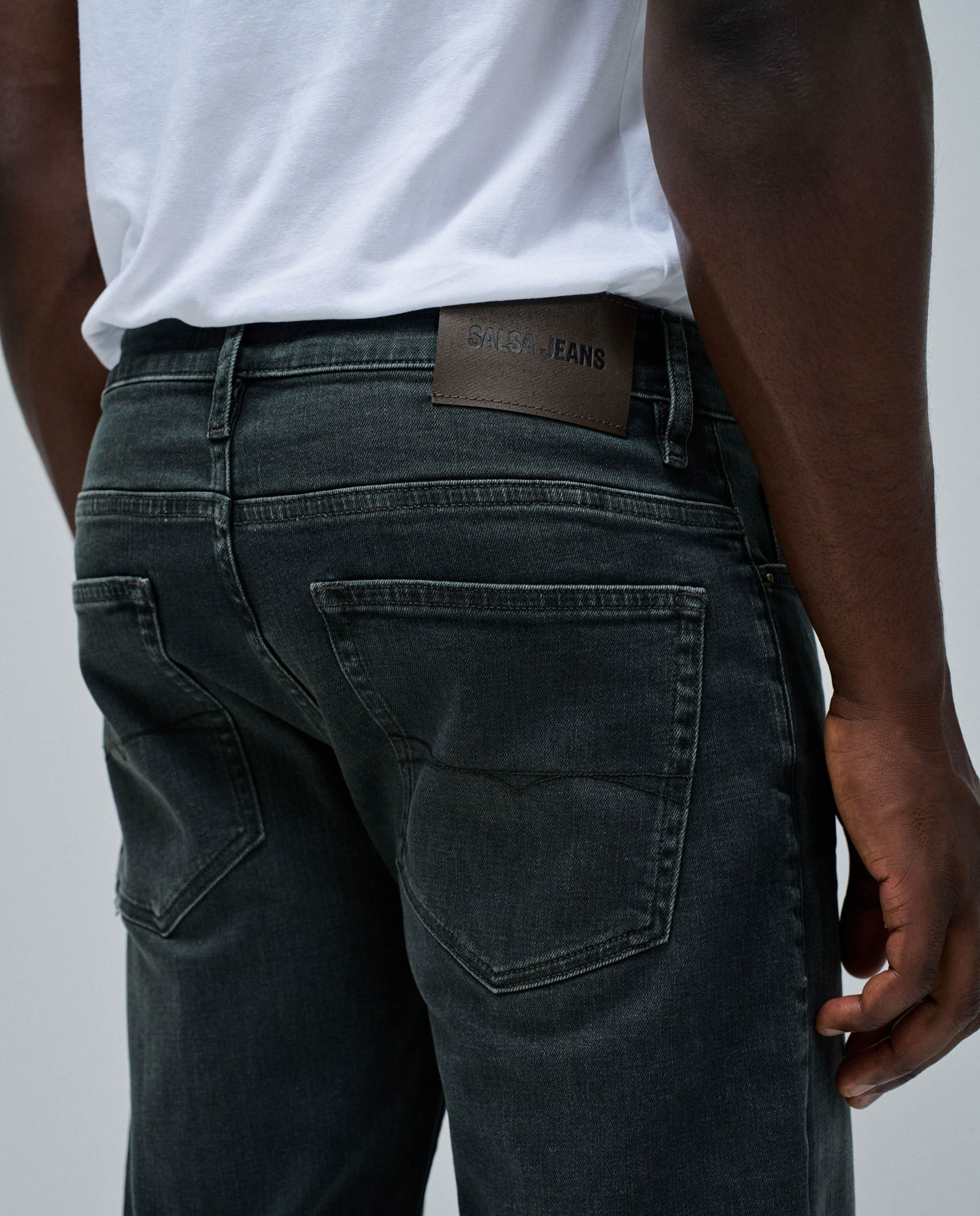Jeans Regular Fit Preto-4