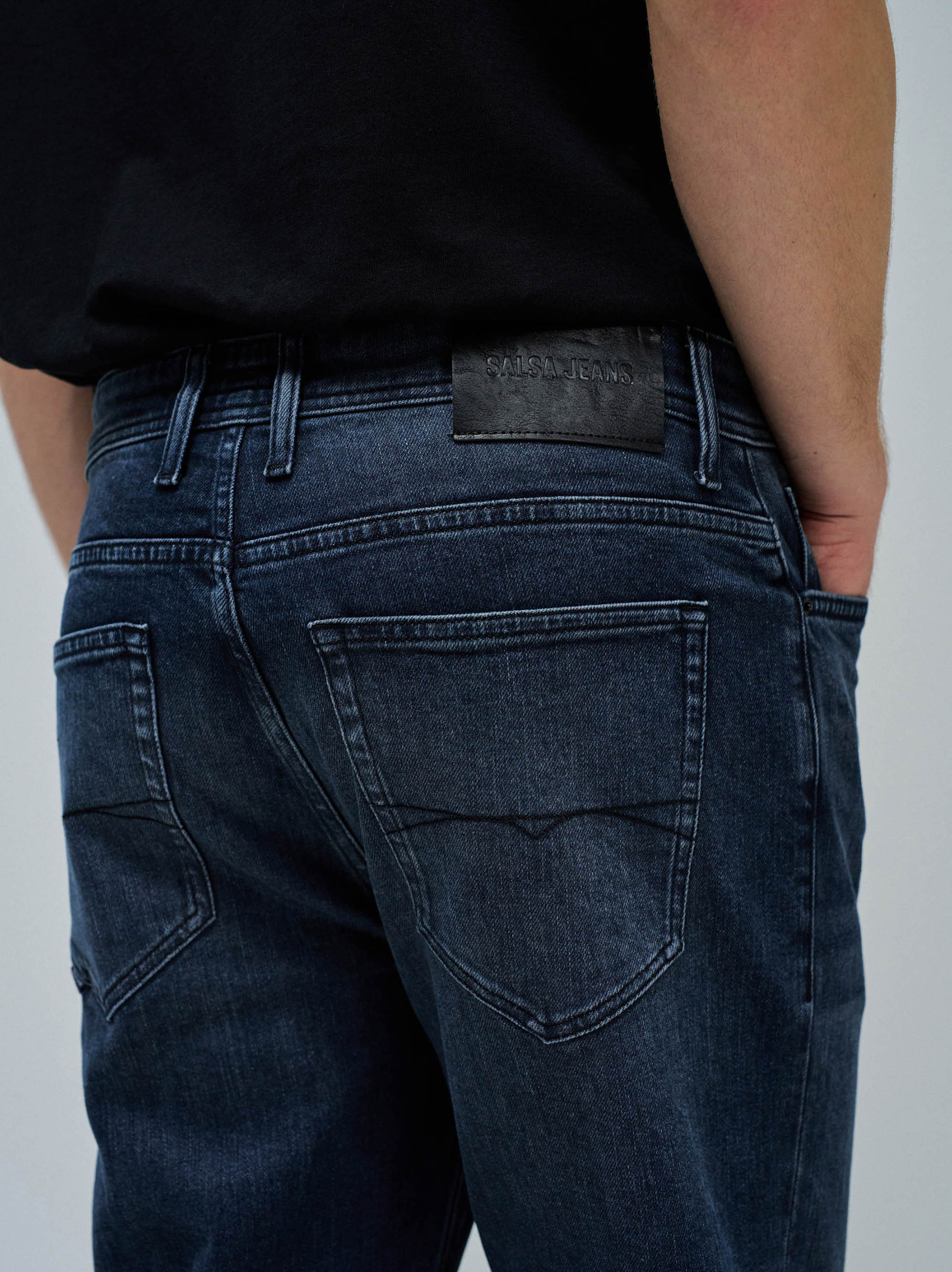 Jeans Tapered Fit Azul-escuro-4
