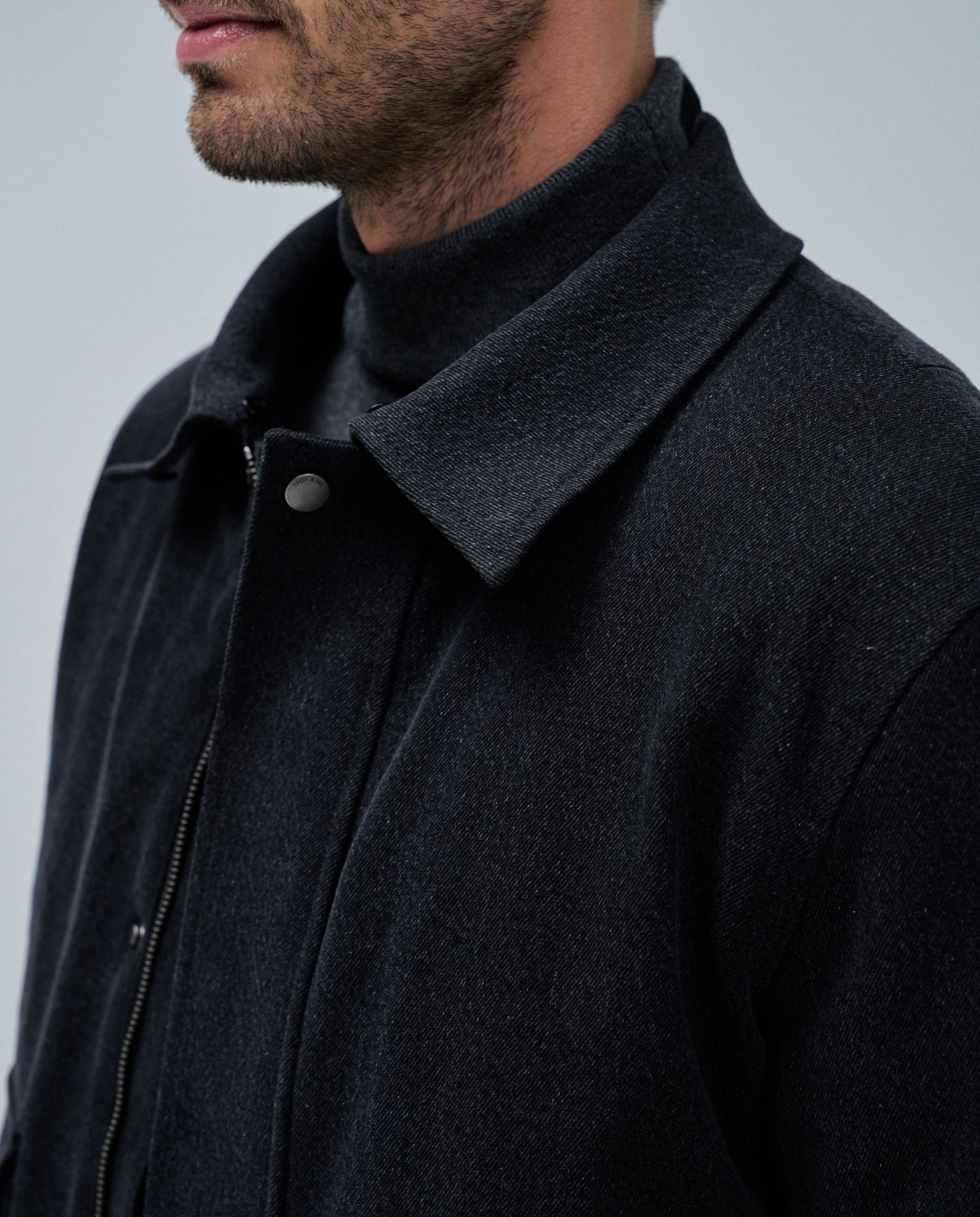 Blusão Bomber com Gola de Pelo Preto-4
