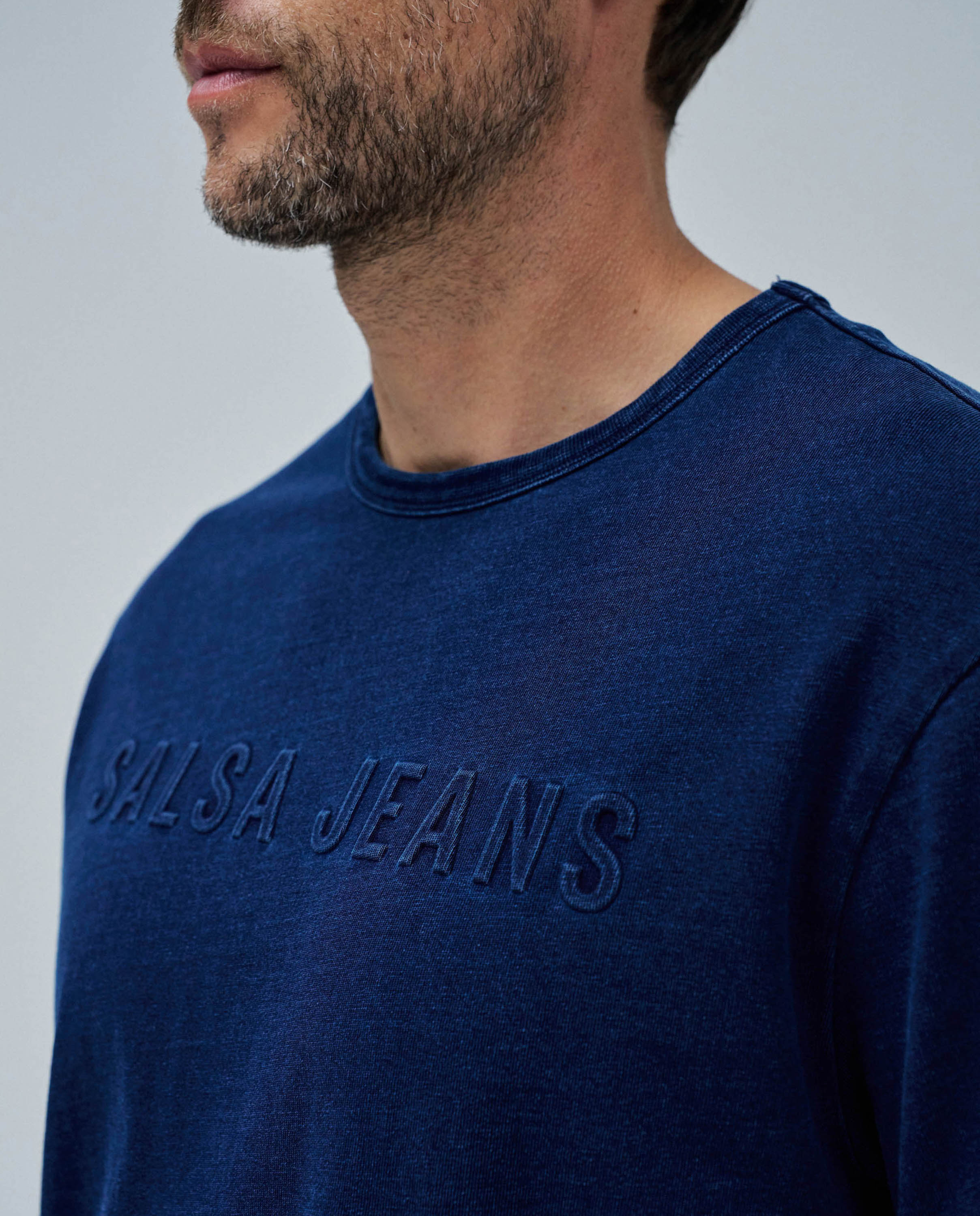 T-shirt com Logo Azul-escuro-4
