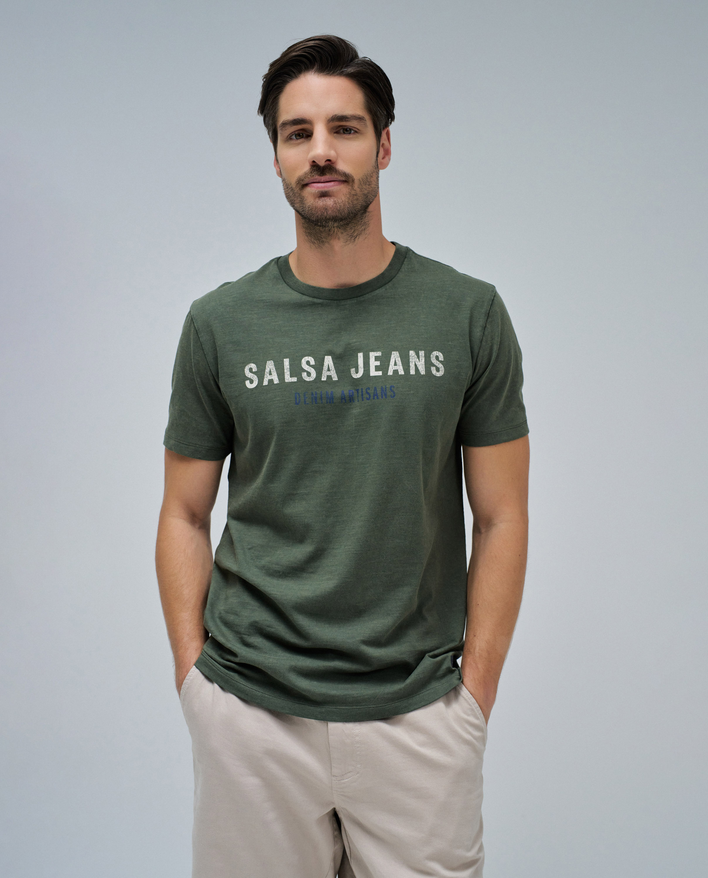 T-shirt com Logo Verde-militar-1