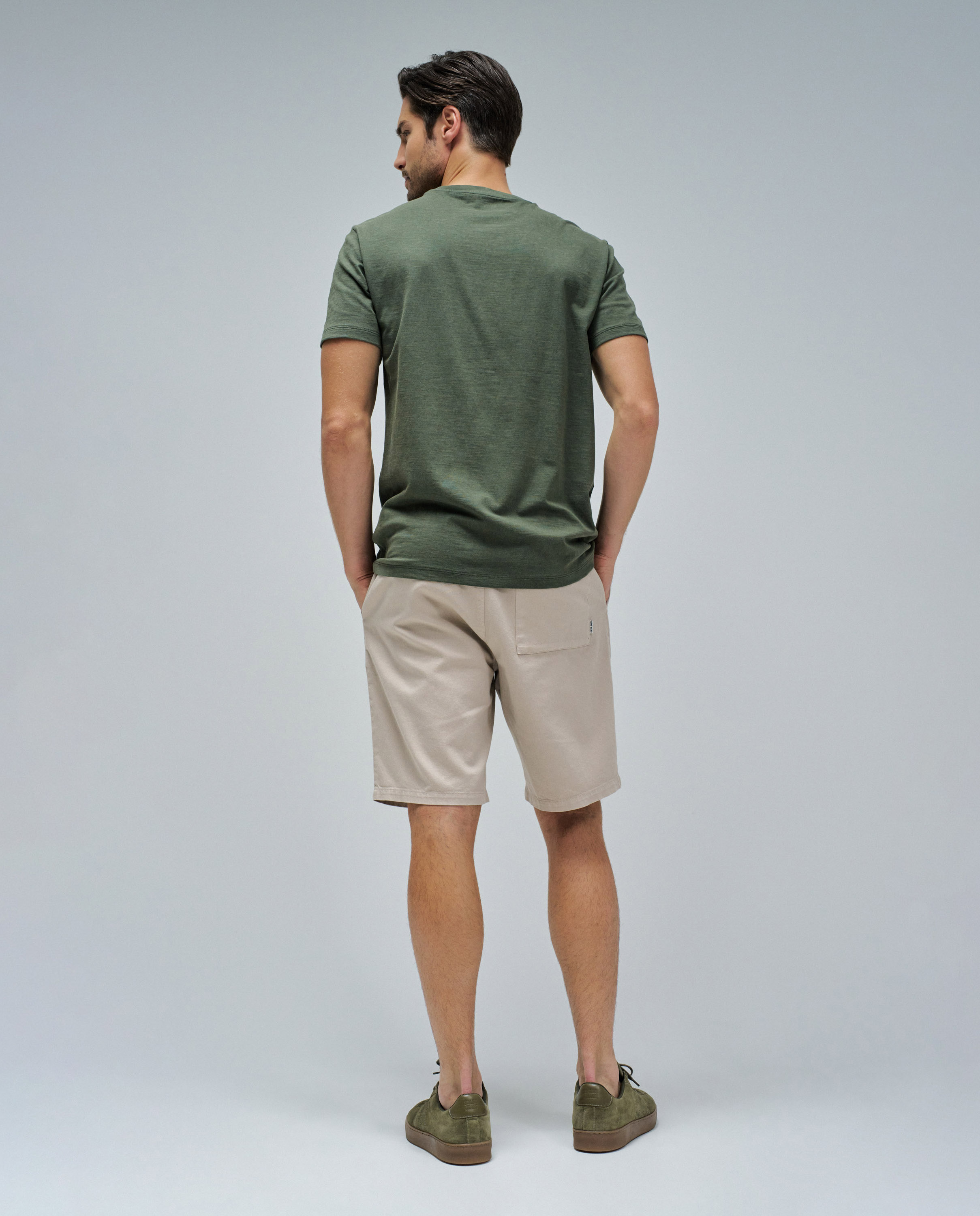 T-shirt com Logo Verde-militar-3