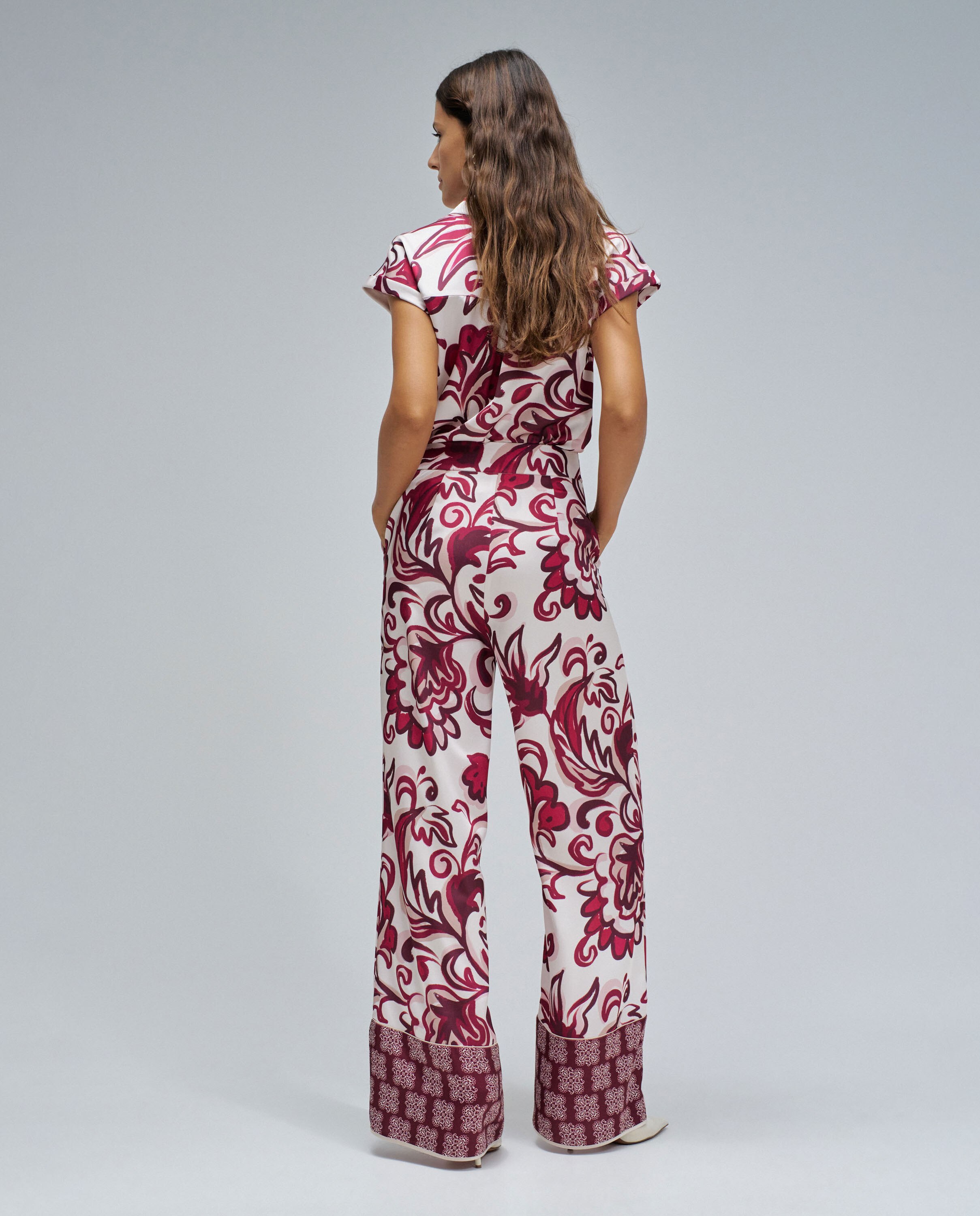 Calças Regular Fit com Estampado Floral Vermelho-3