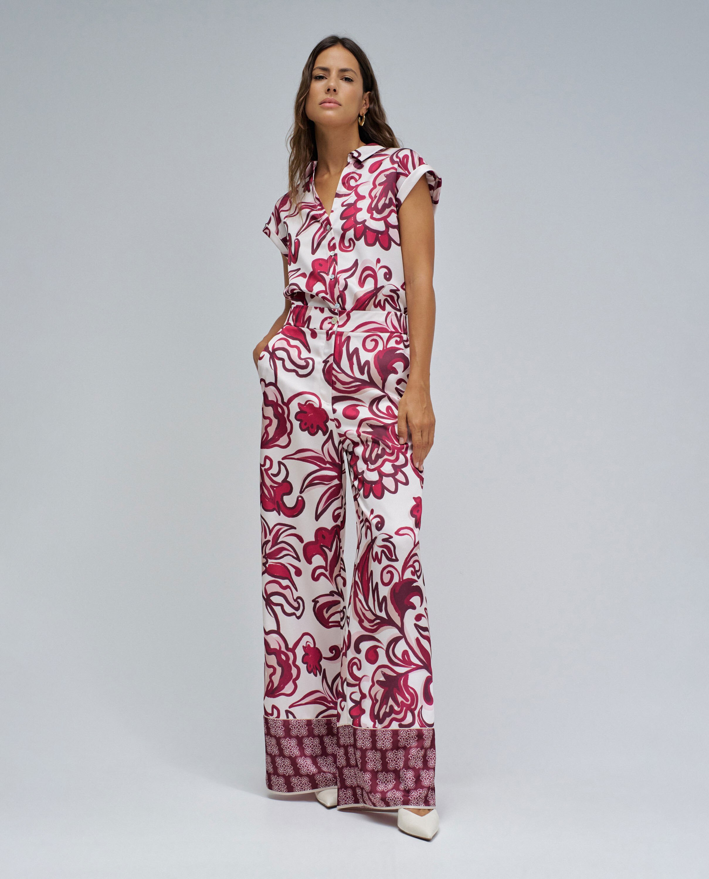 Calças Regular Fit com Estampado Floral Vermelho-5