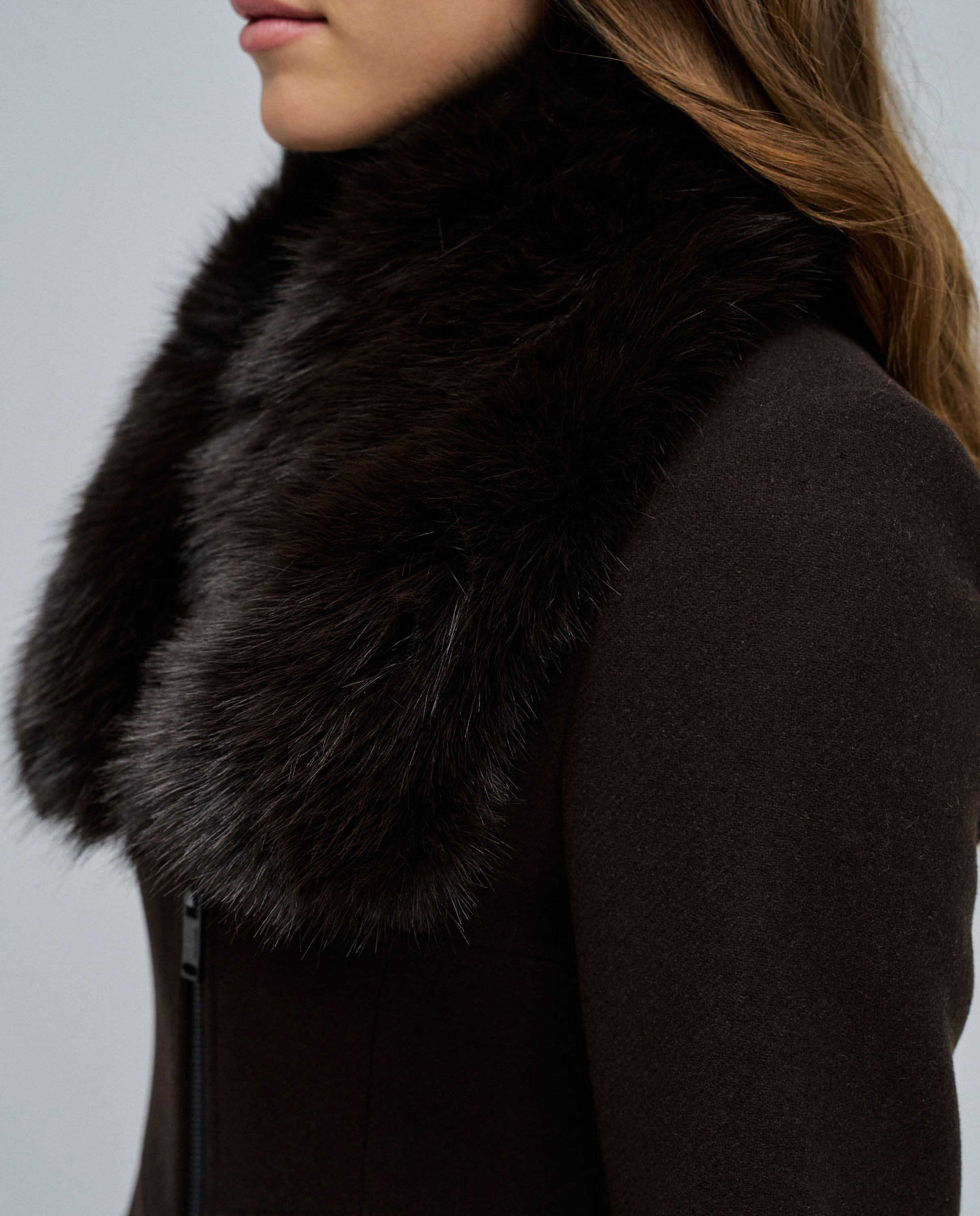 Sobretudo de Pano Grace com Pelo Castanho-4