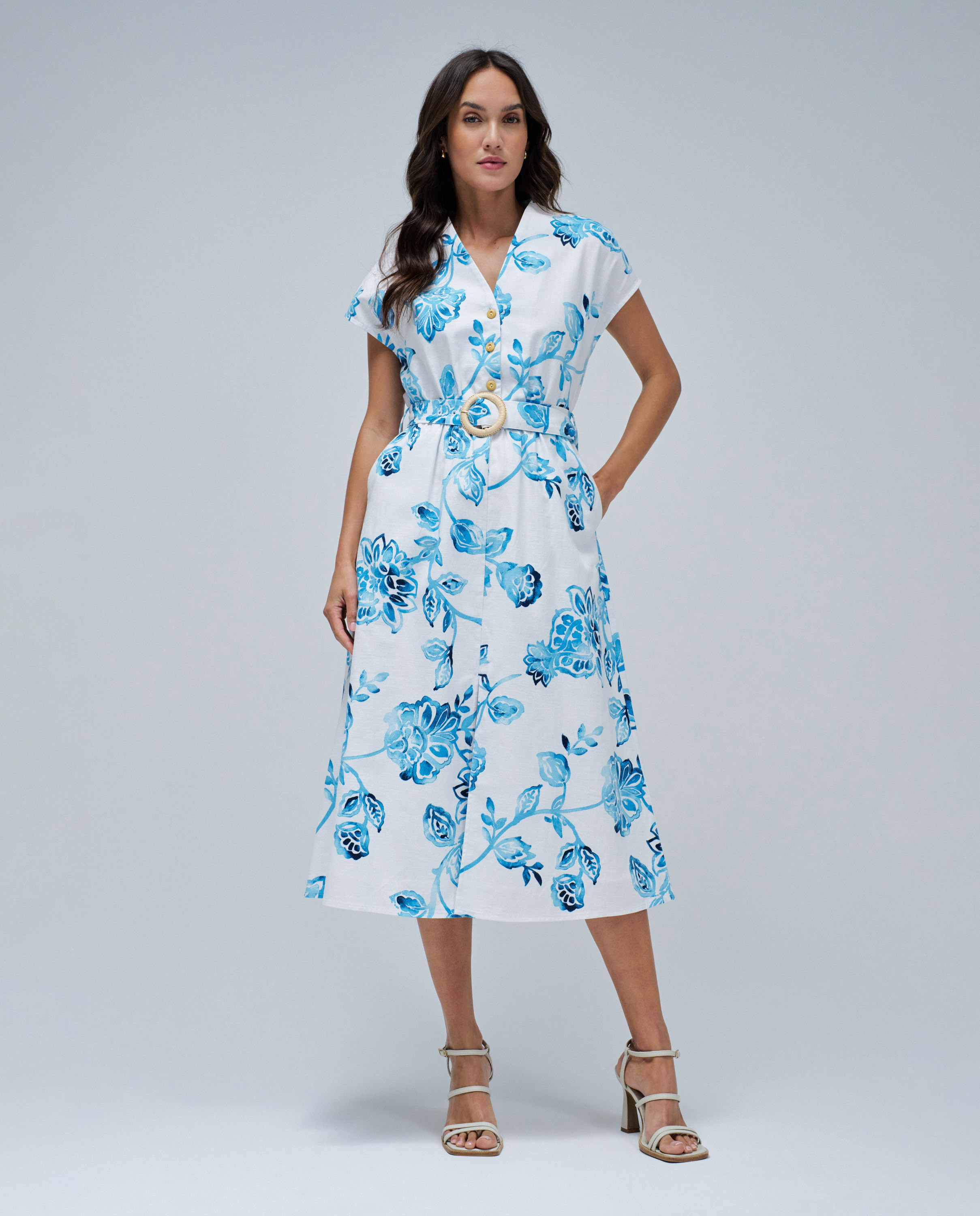 Imagem 0 de Vestido Tipo Camisa com Estampado Floral