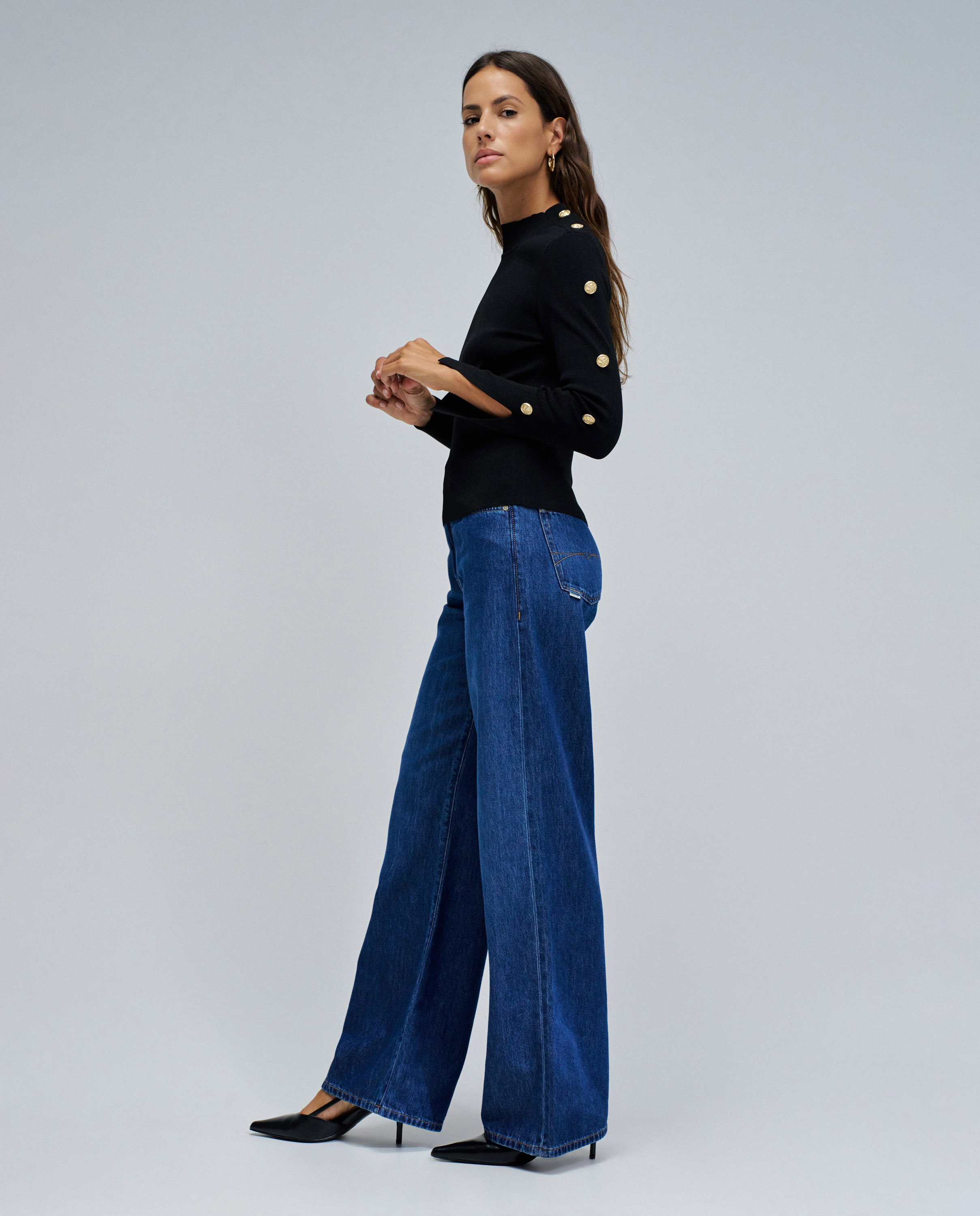 Camisola de Malha com Botões Dourados Preto-2