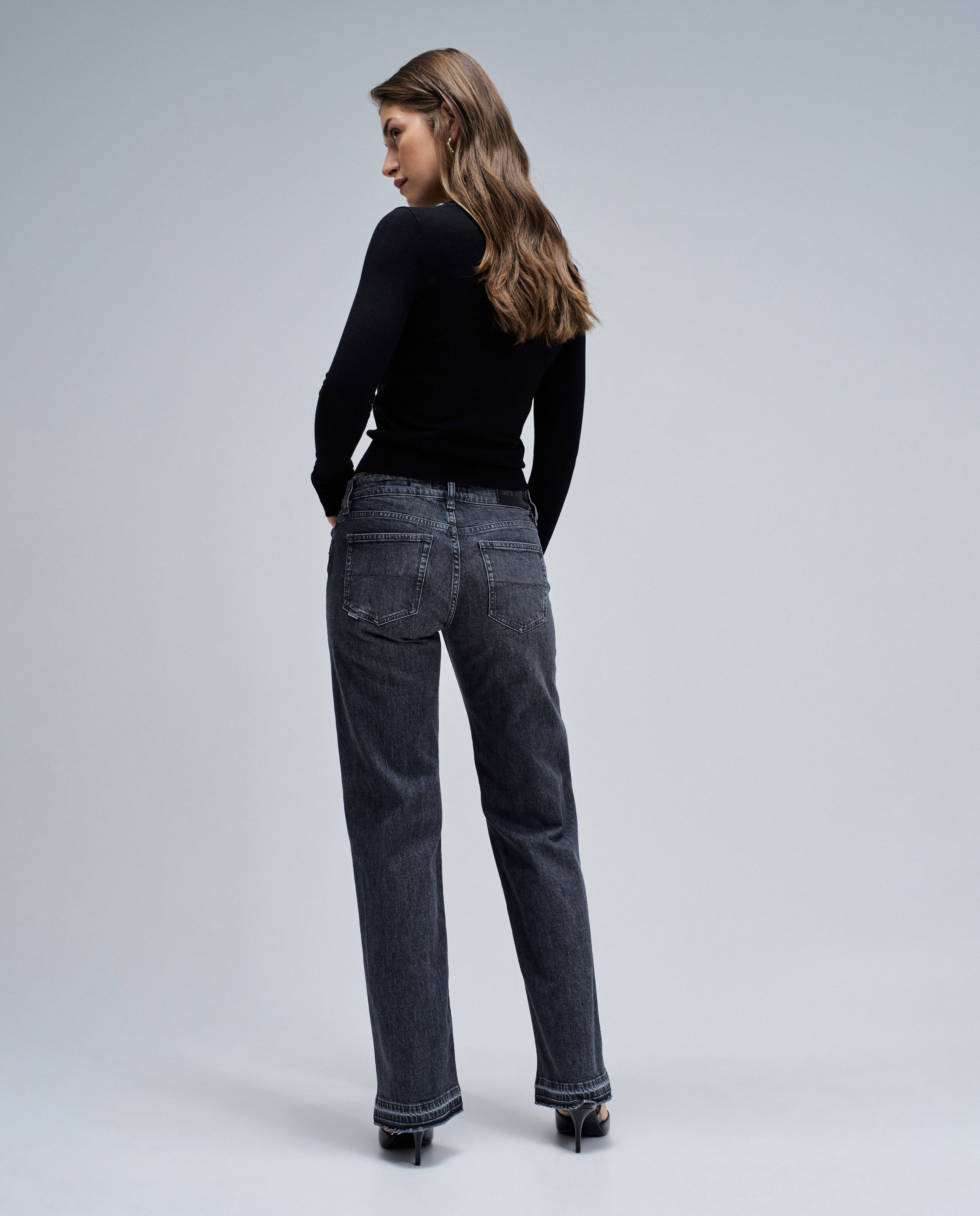 Jeans Low Rise Straight Preto-3