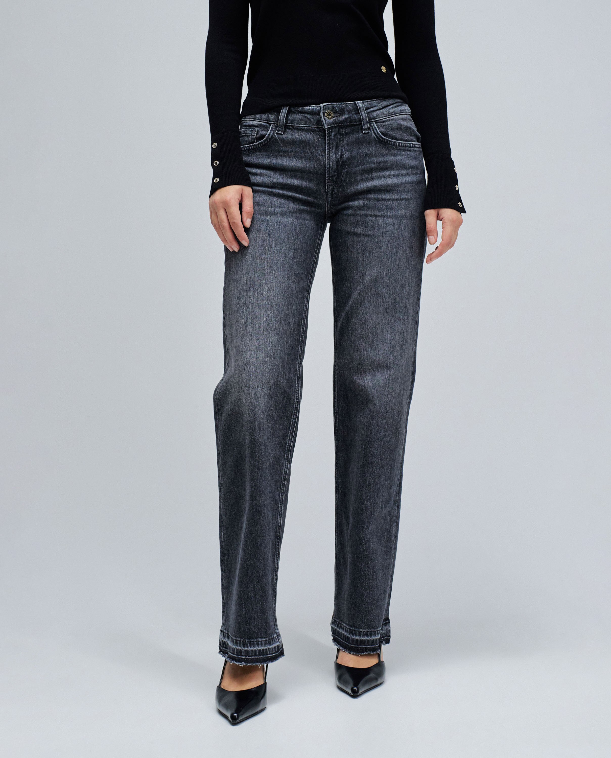 Jeans Low Rise Straight Preto-5
