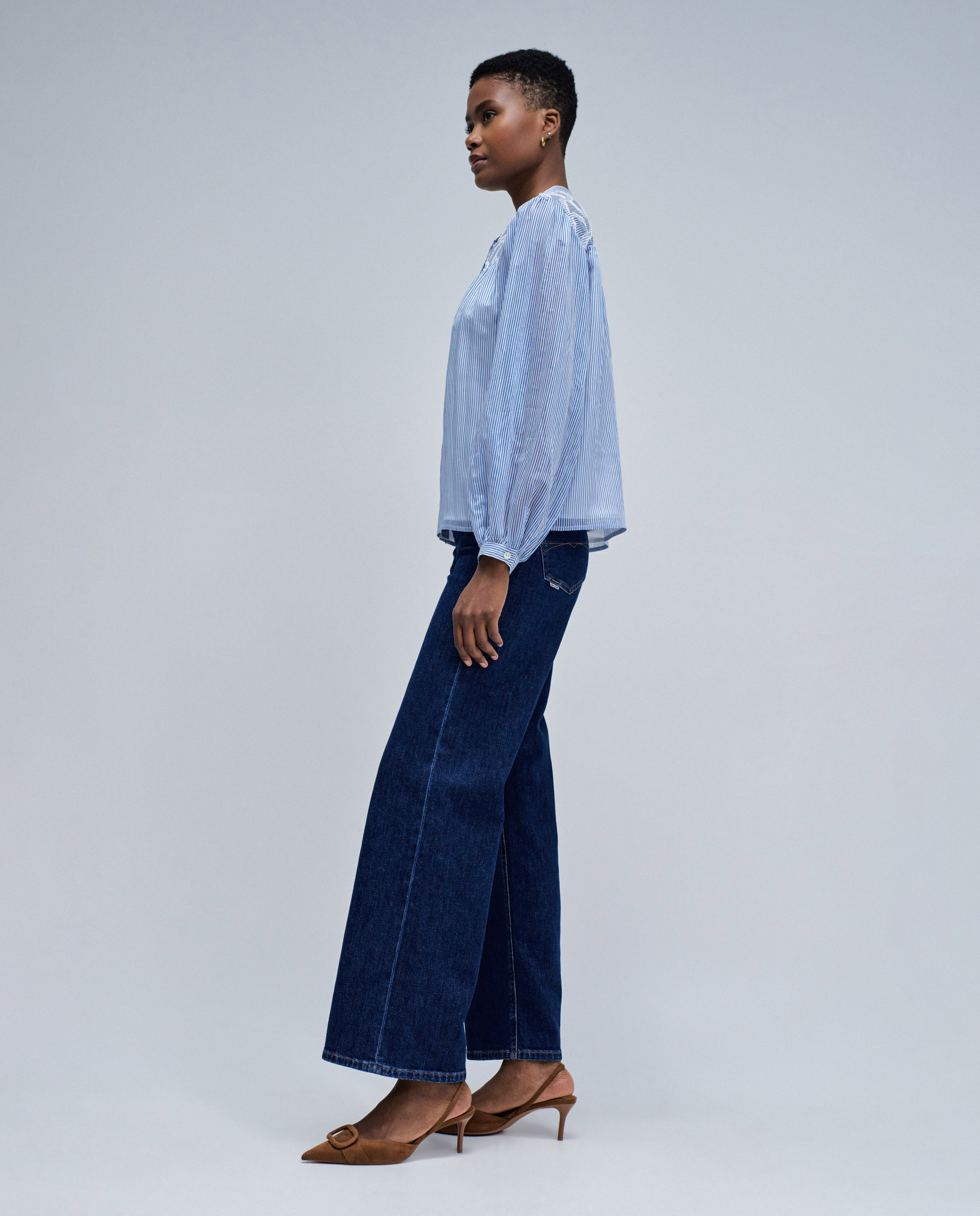 Camisa Às Riscas com Bordados Azul-2