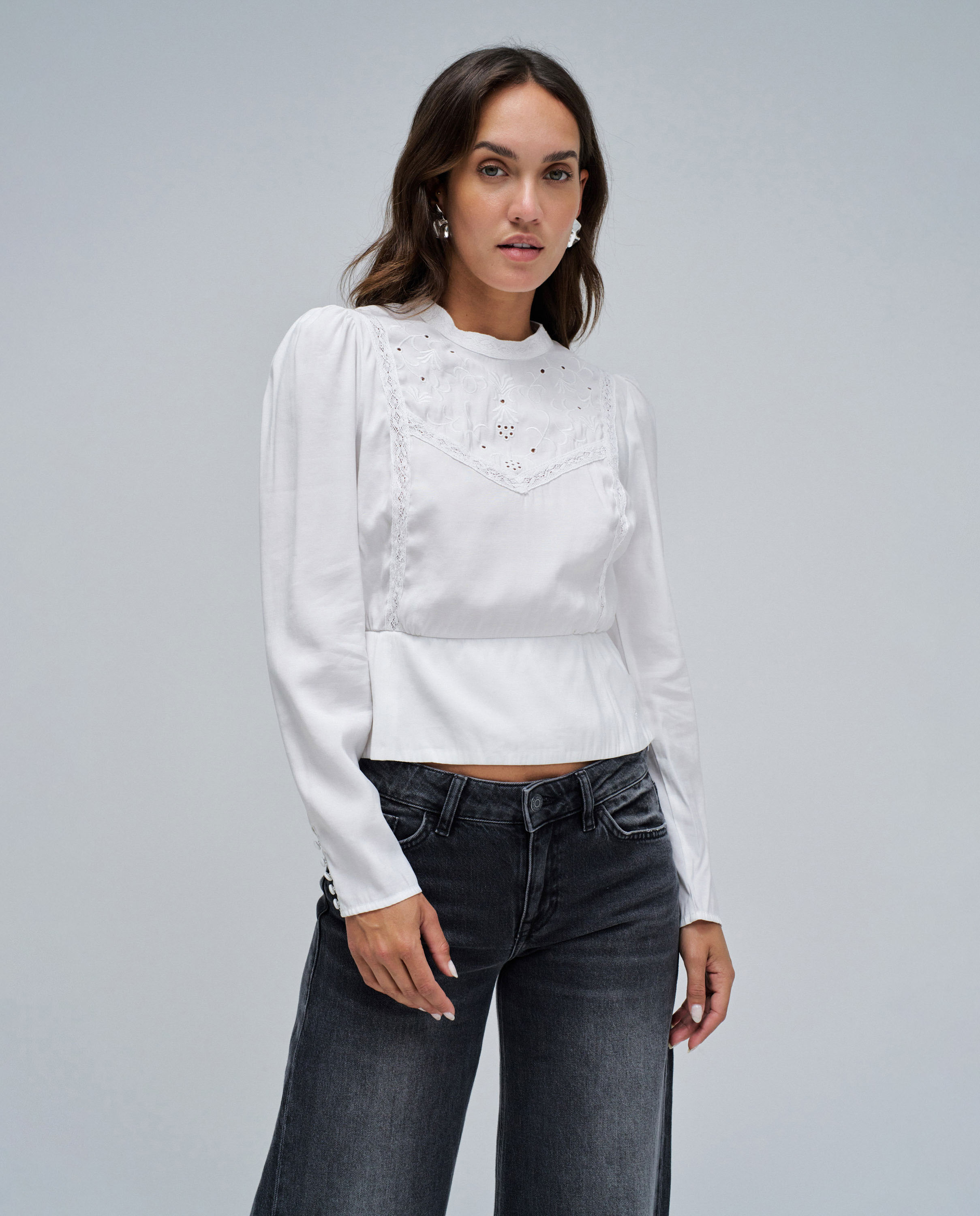 Camisa com Bordados Natural-1
