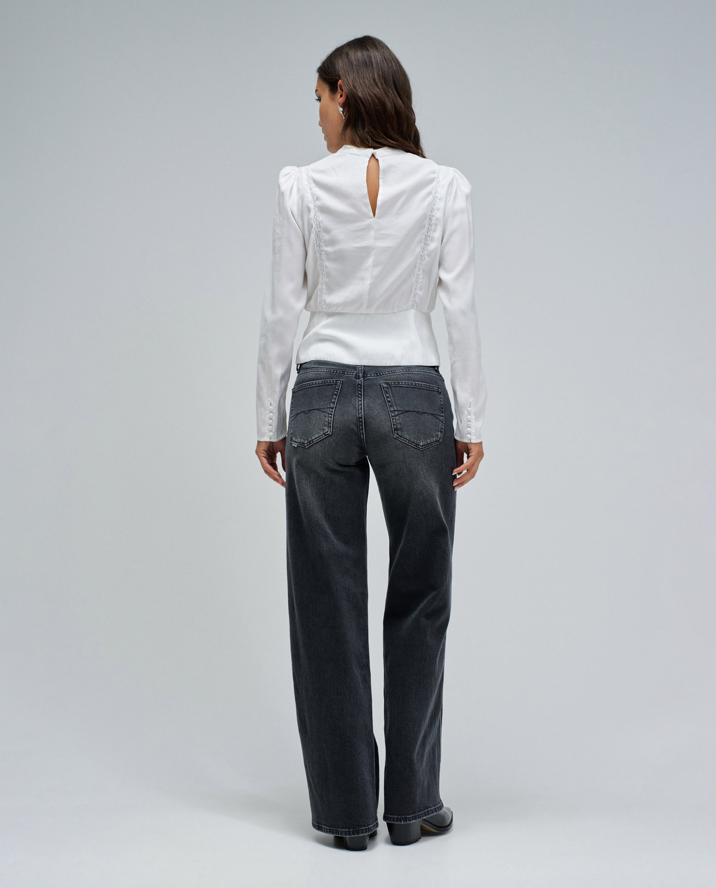 Camisa com Bordados Natural-3