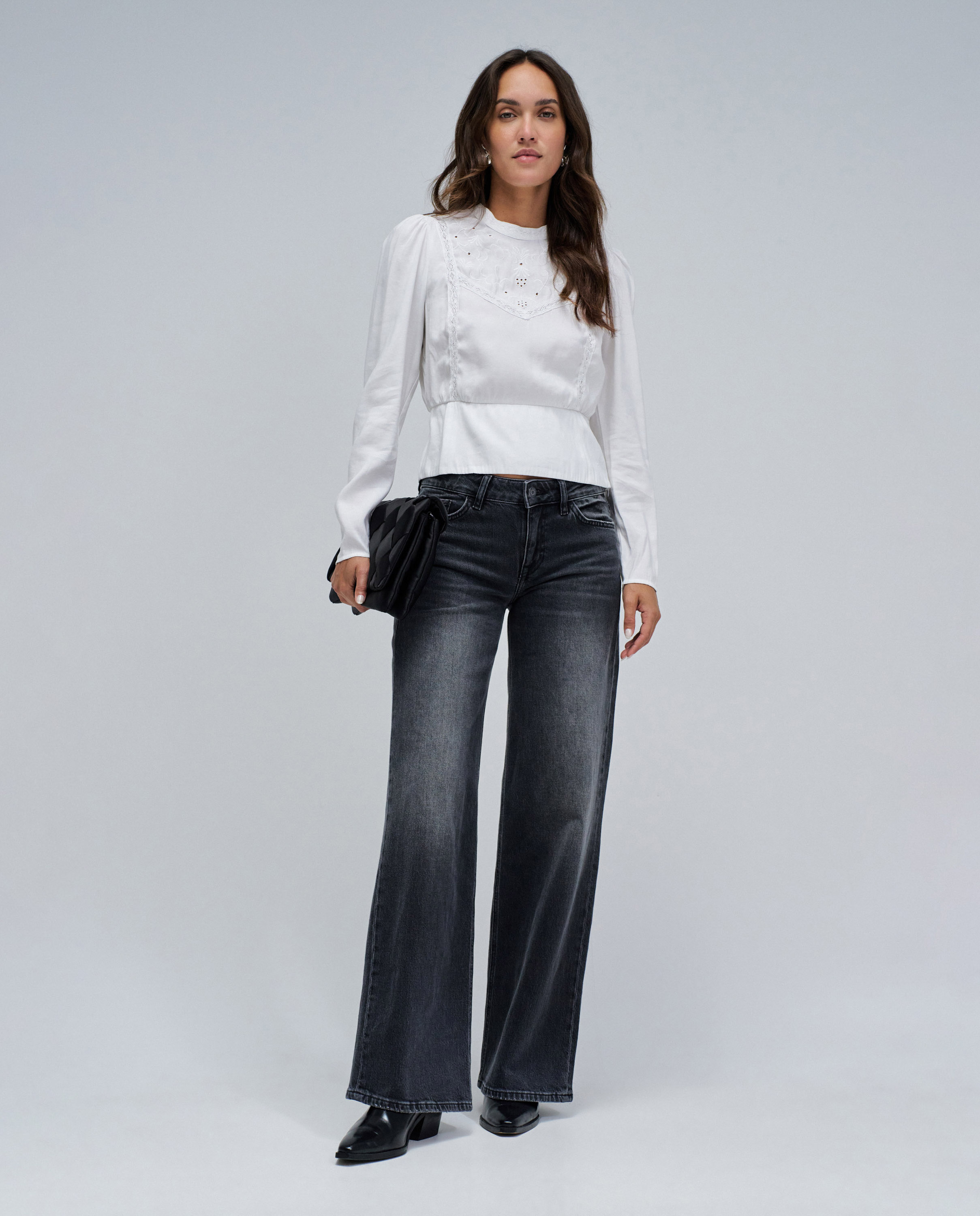 Camisa com Bordados Natural-5