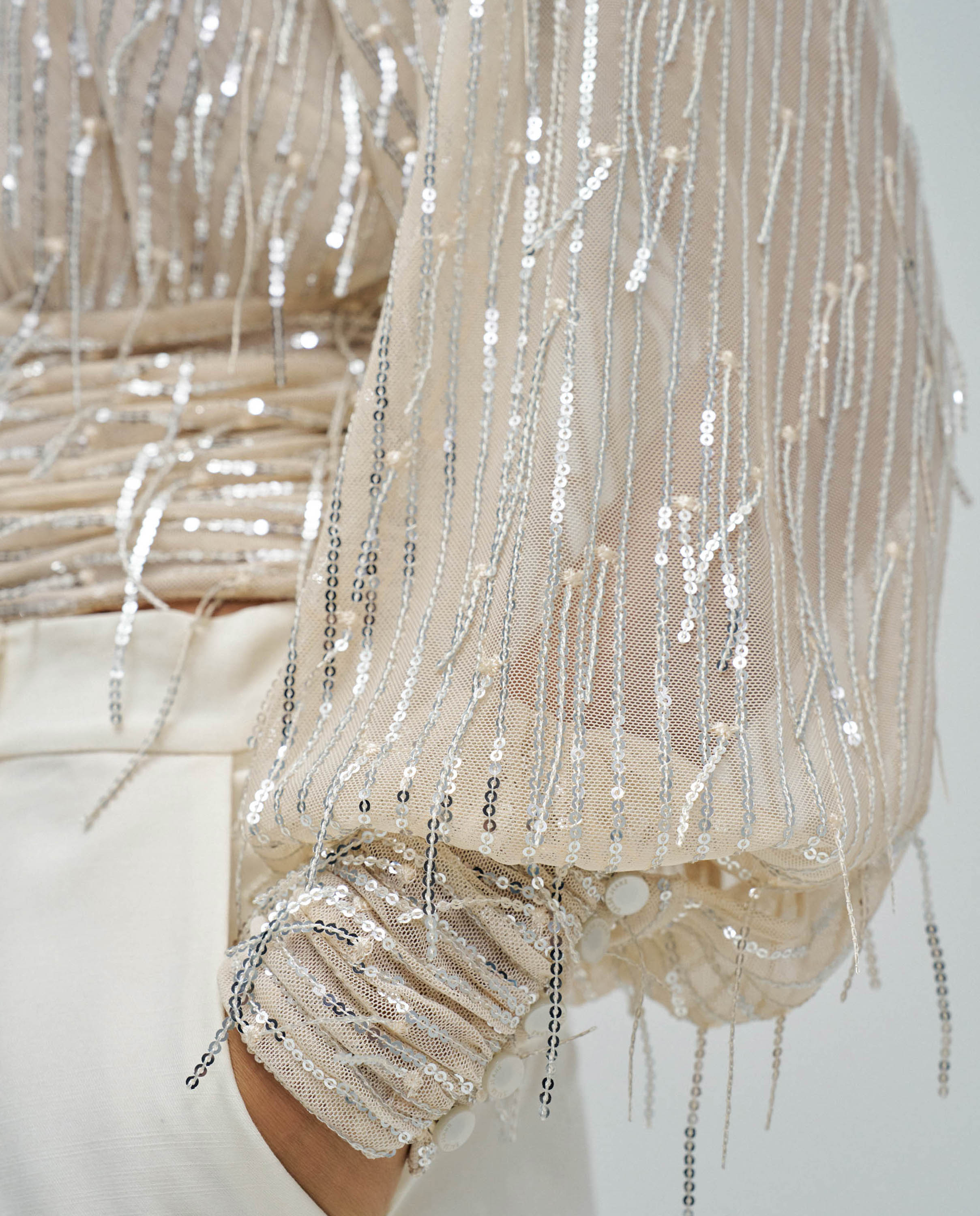 Blusa com Lantejoulas Natural-4