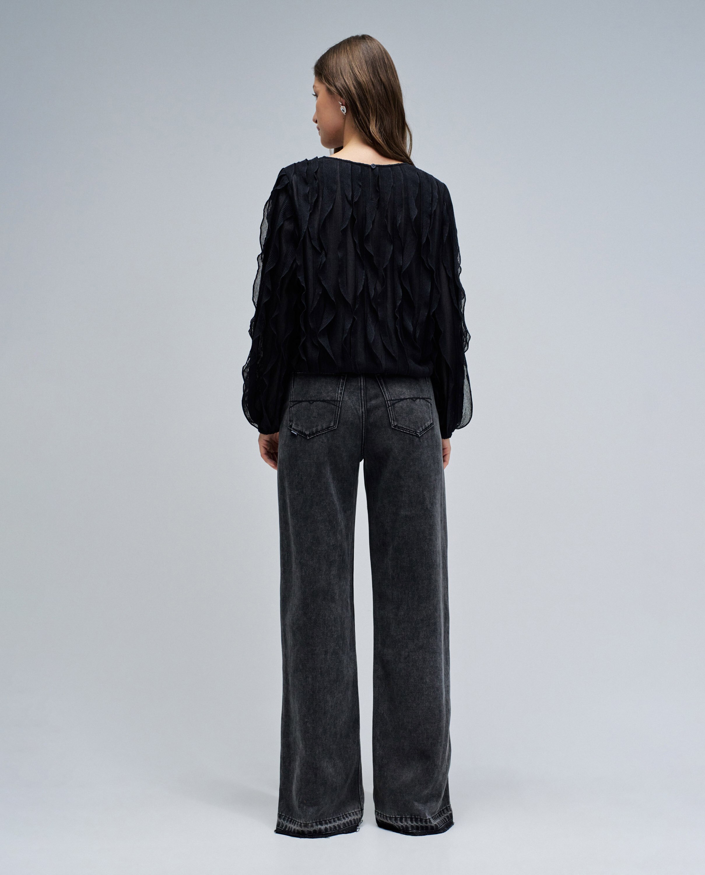 Blusa com Folhos Preto-3