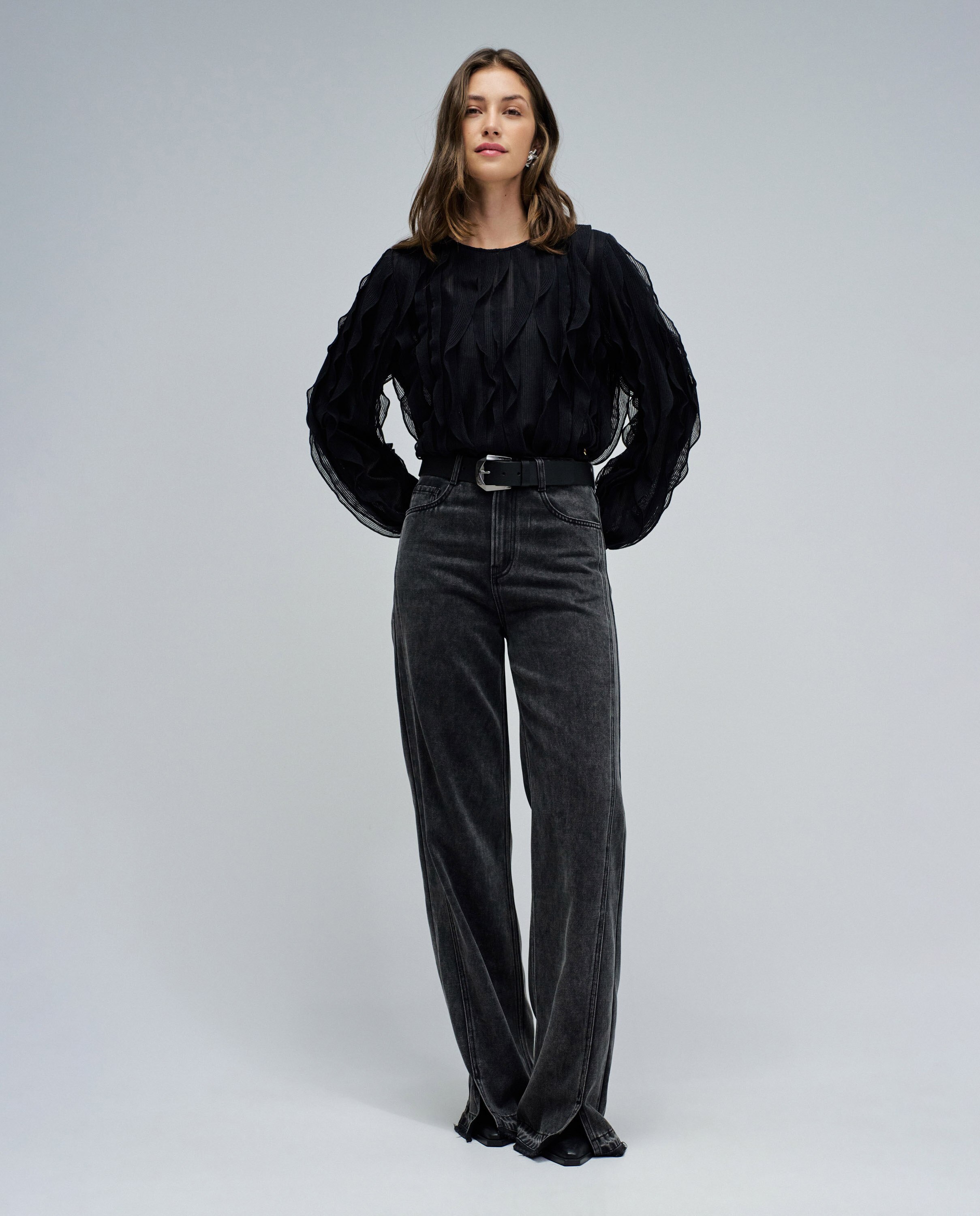 Blusa com Folhos Preto-5