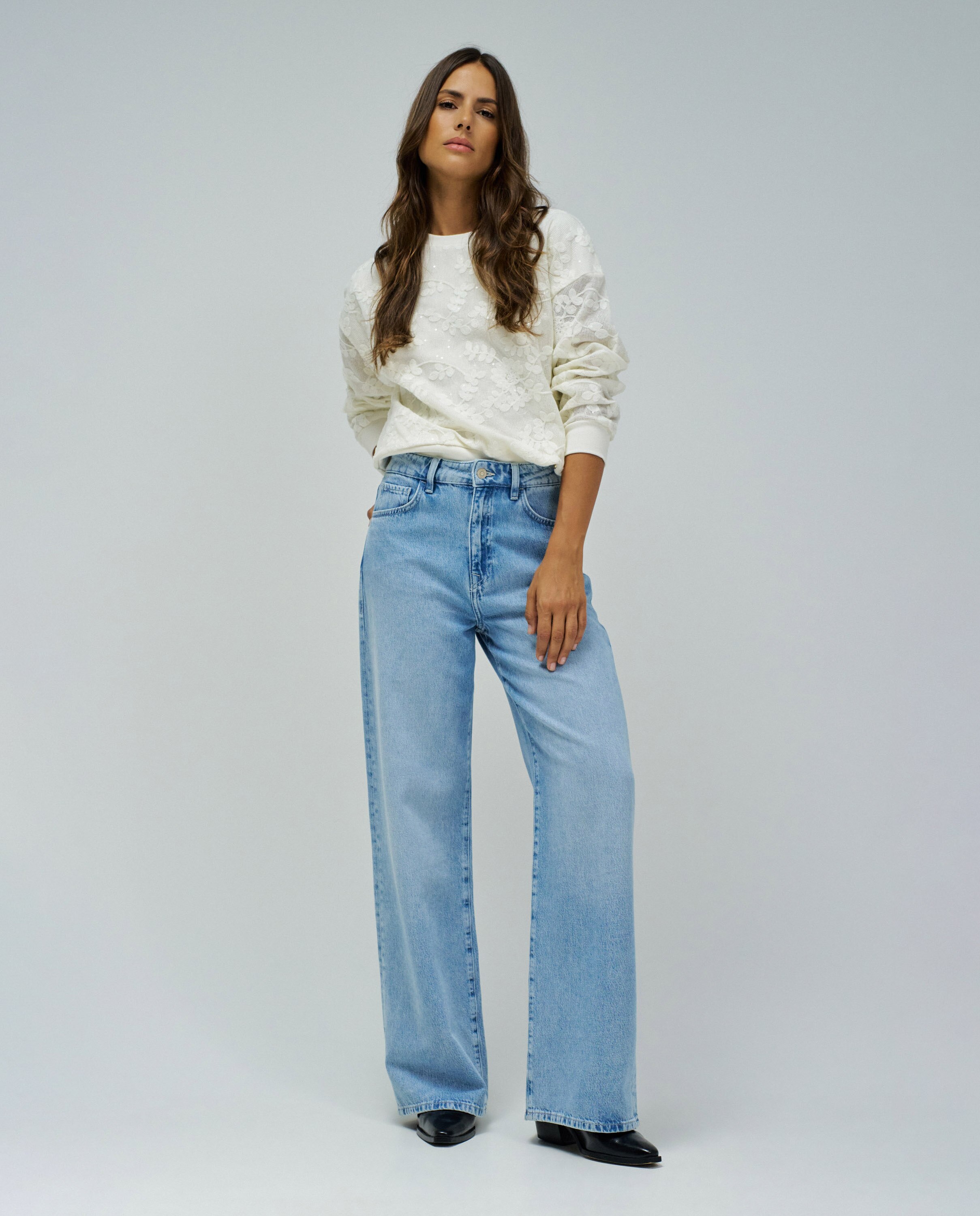 Sweatshirt com Bordados Florais Cru-5