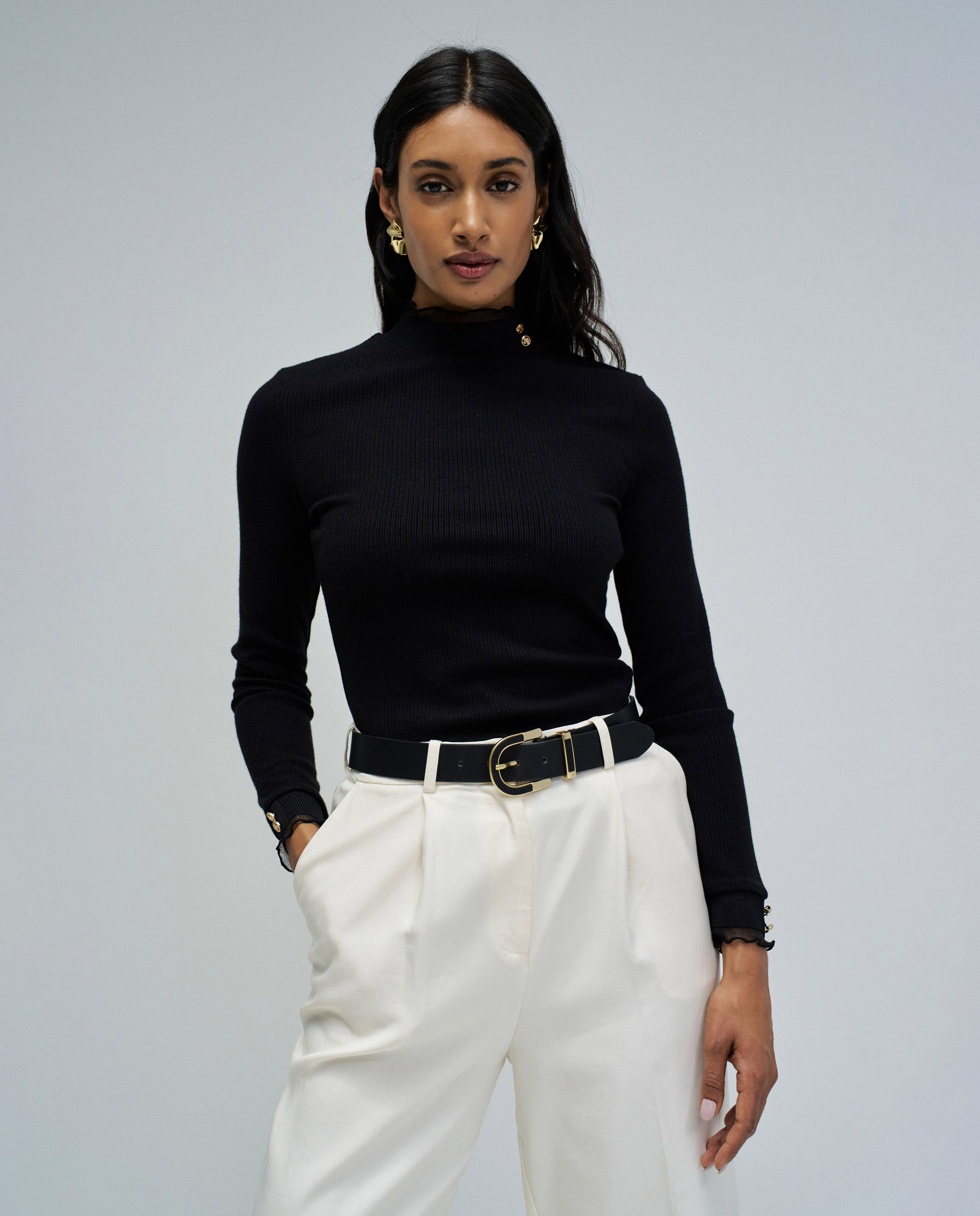 Camisola de Malha com Gola de Tule Preto-1