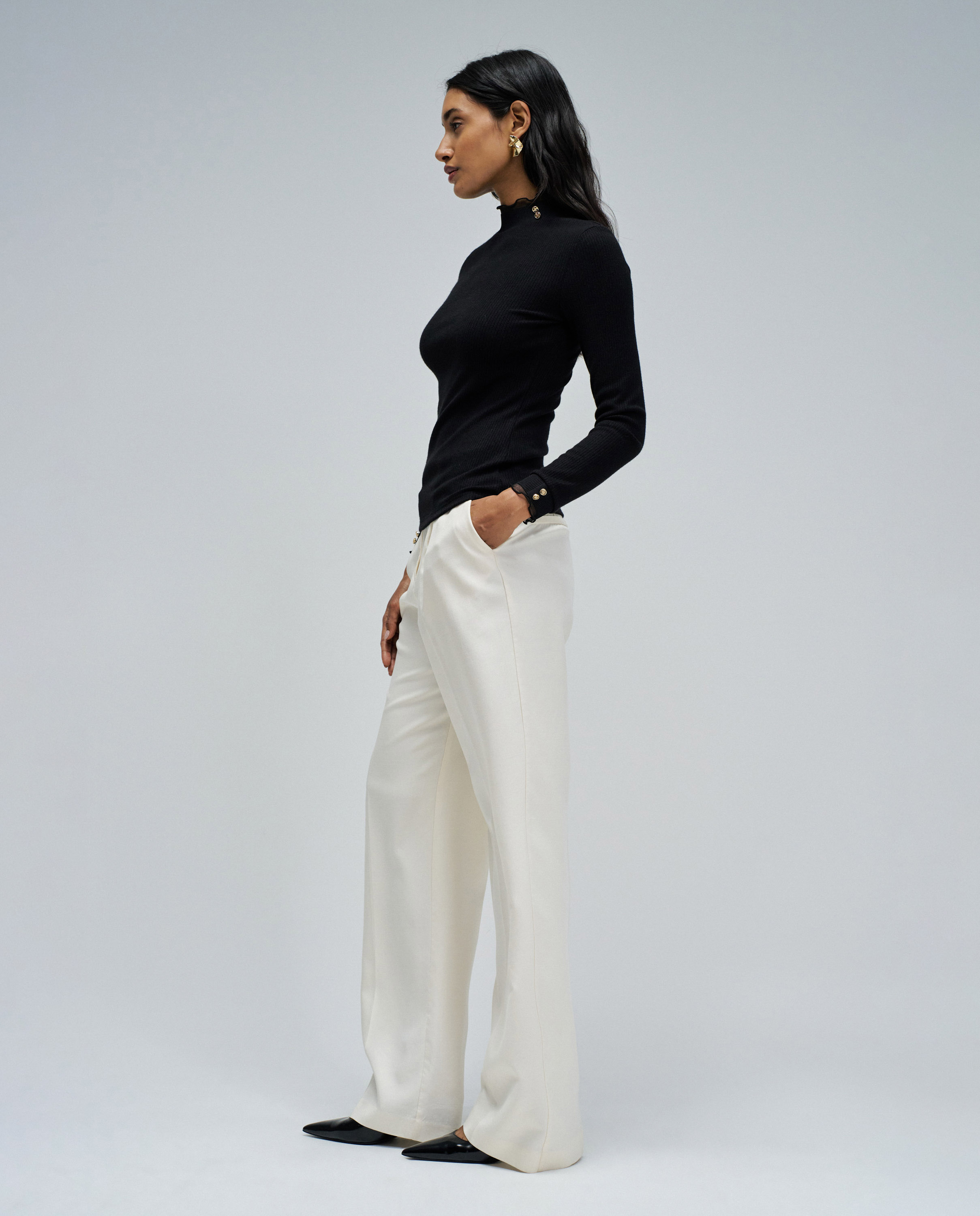 Camisola de Malha com Gola de Tule Preto-2