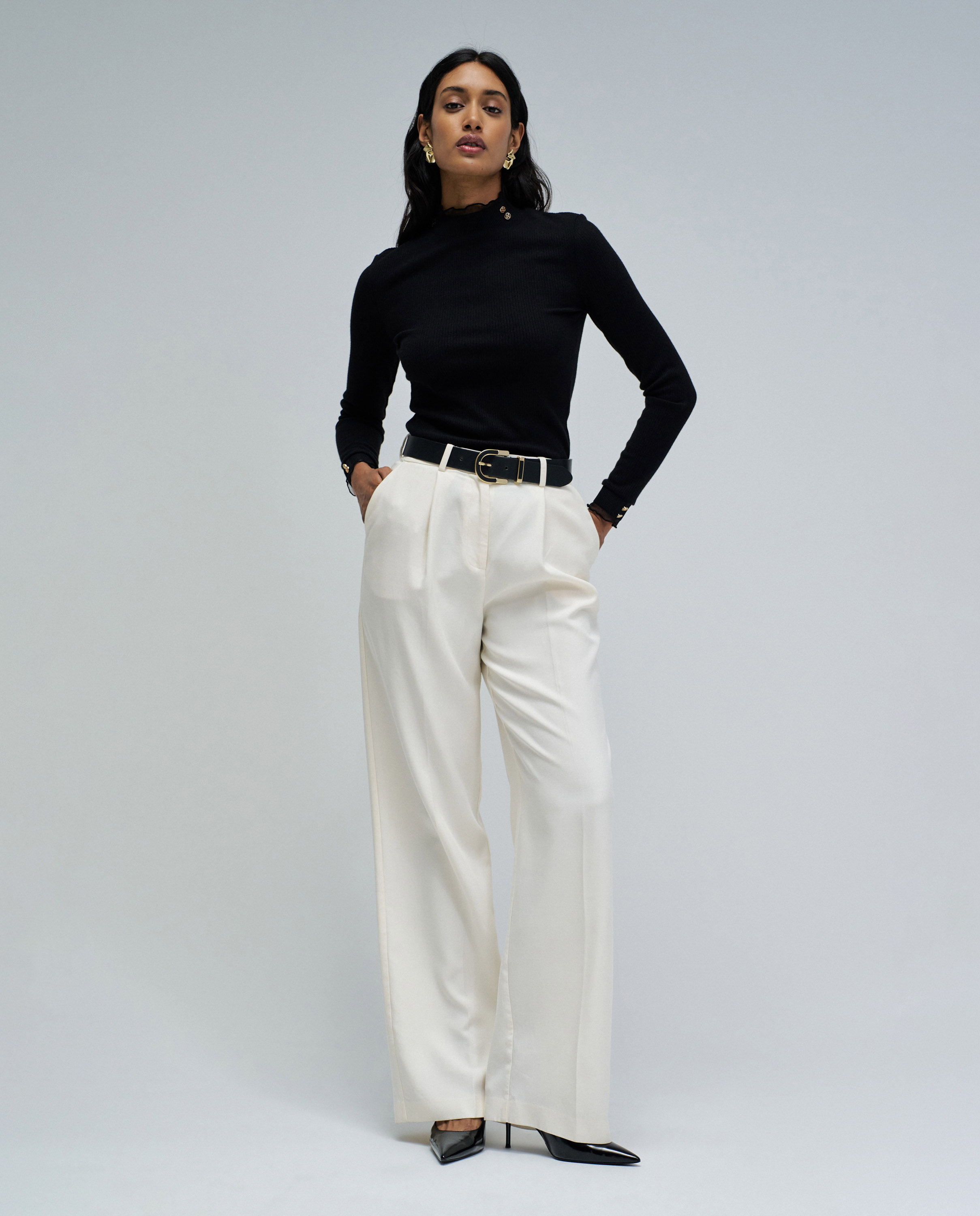 Camisola de Malha com Gola de Tule Preto-5