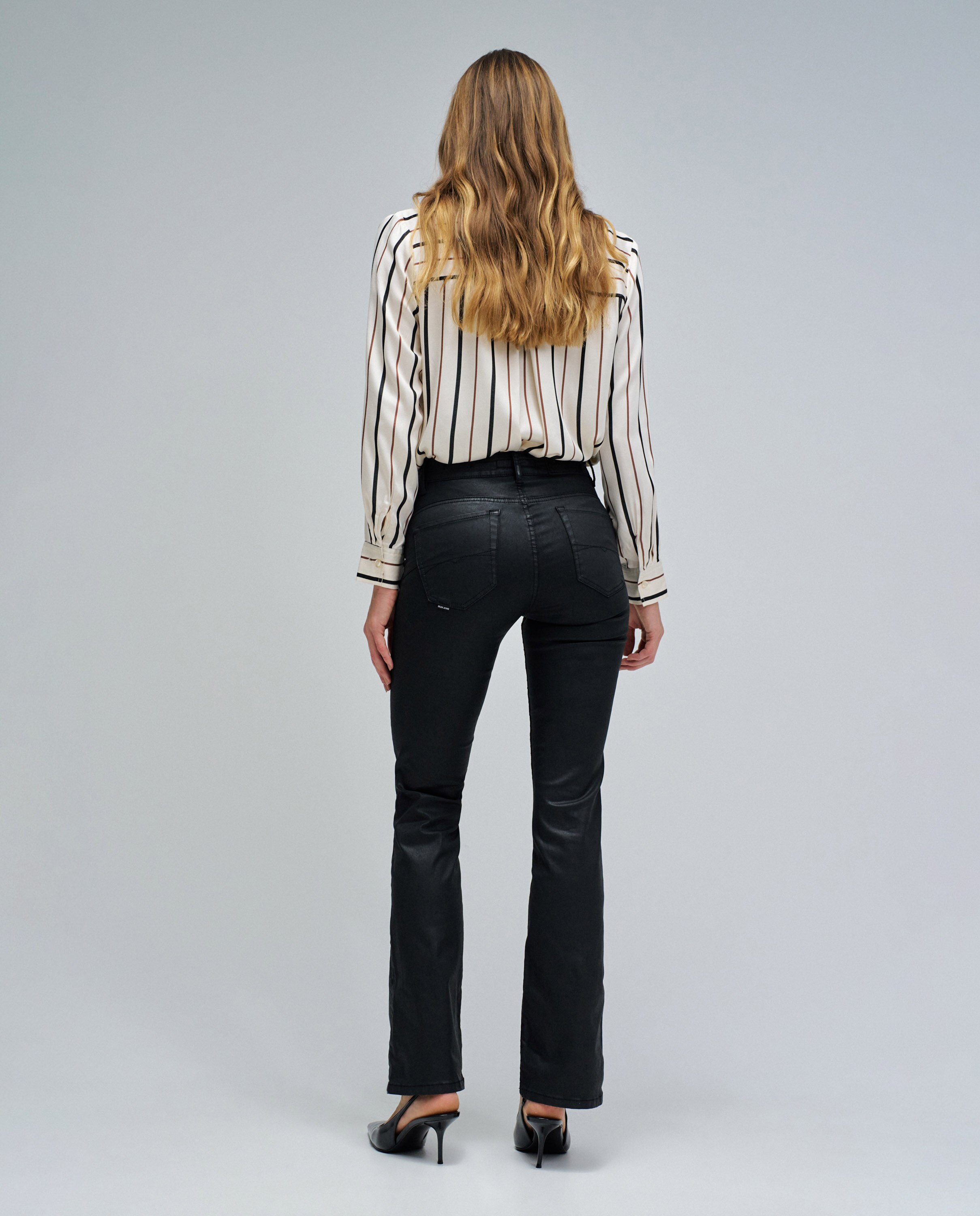 Jeans À Boca de Sino Faith Push In Bootcut Efeito Coating Preto-3