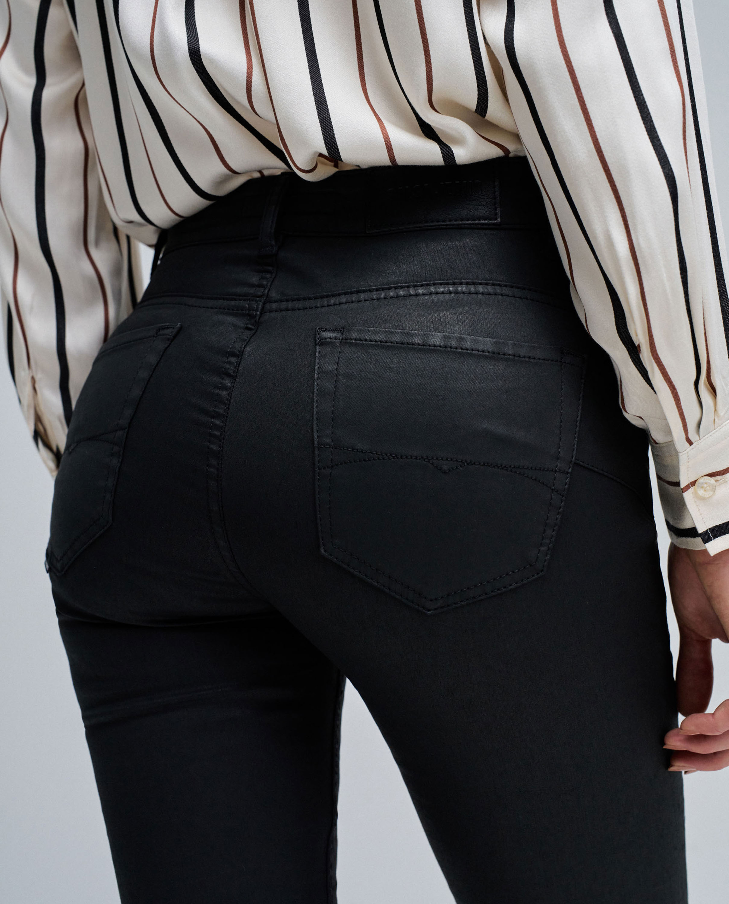 Jeans À Boca de Sino Faith Push In Bootcut Efeito Coating Preto-4